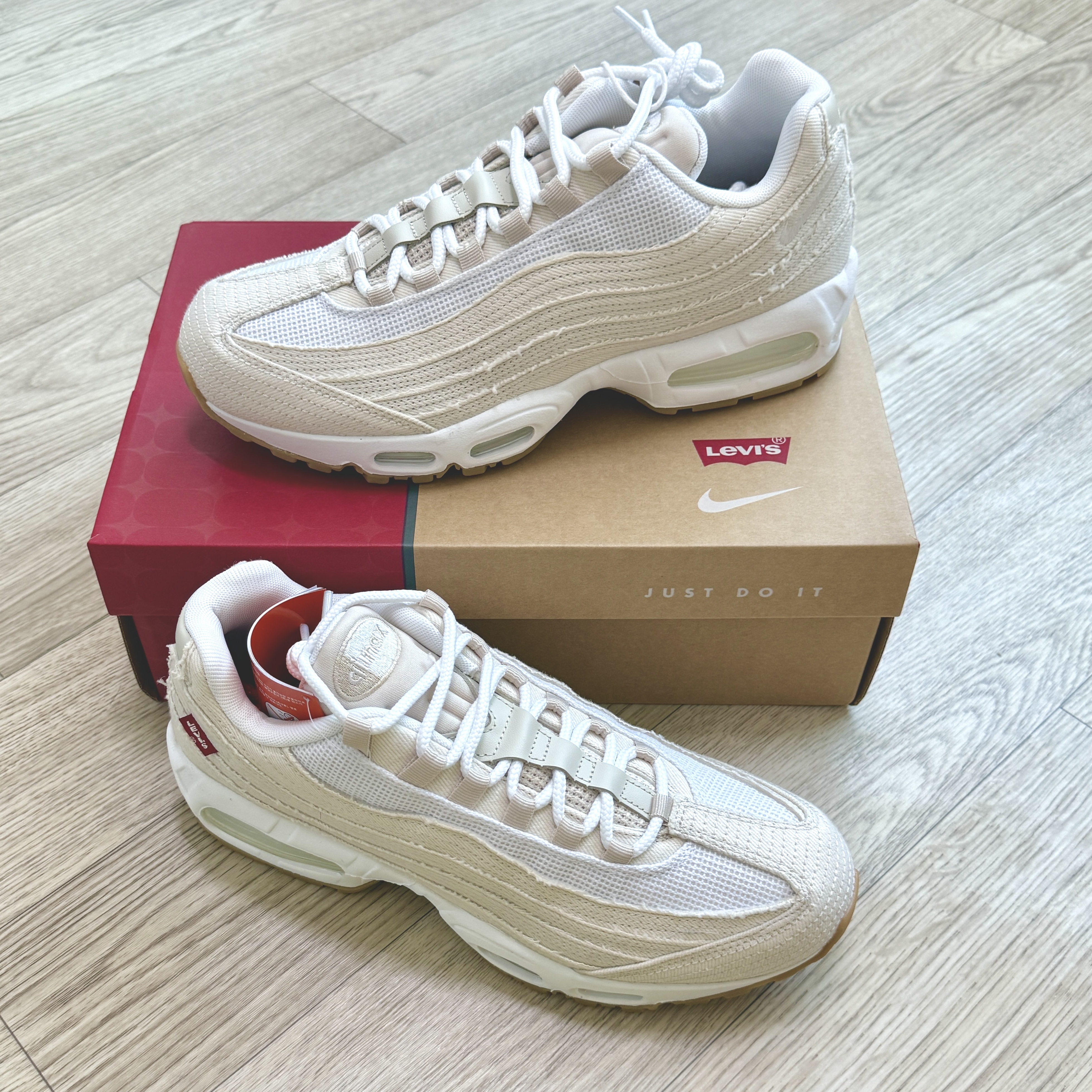 Nike x Levi's Air Max 95 White and Ecru 착용 스타일 - 3