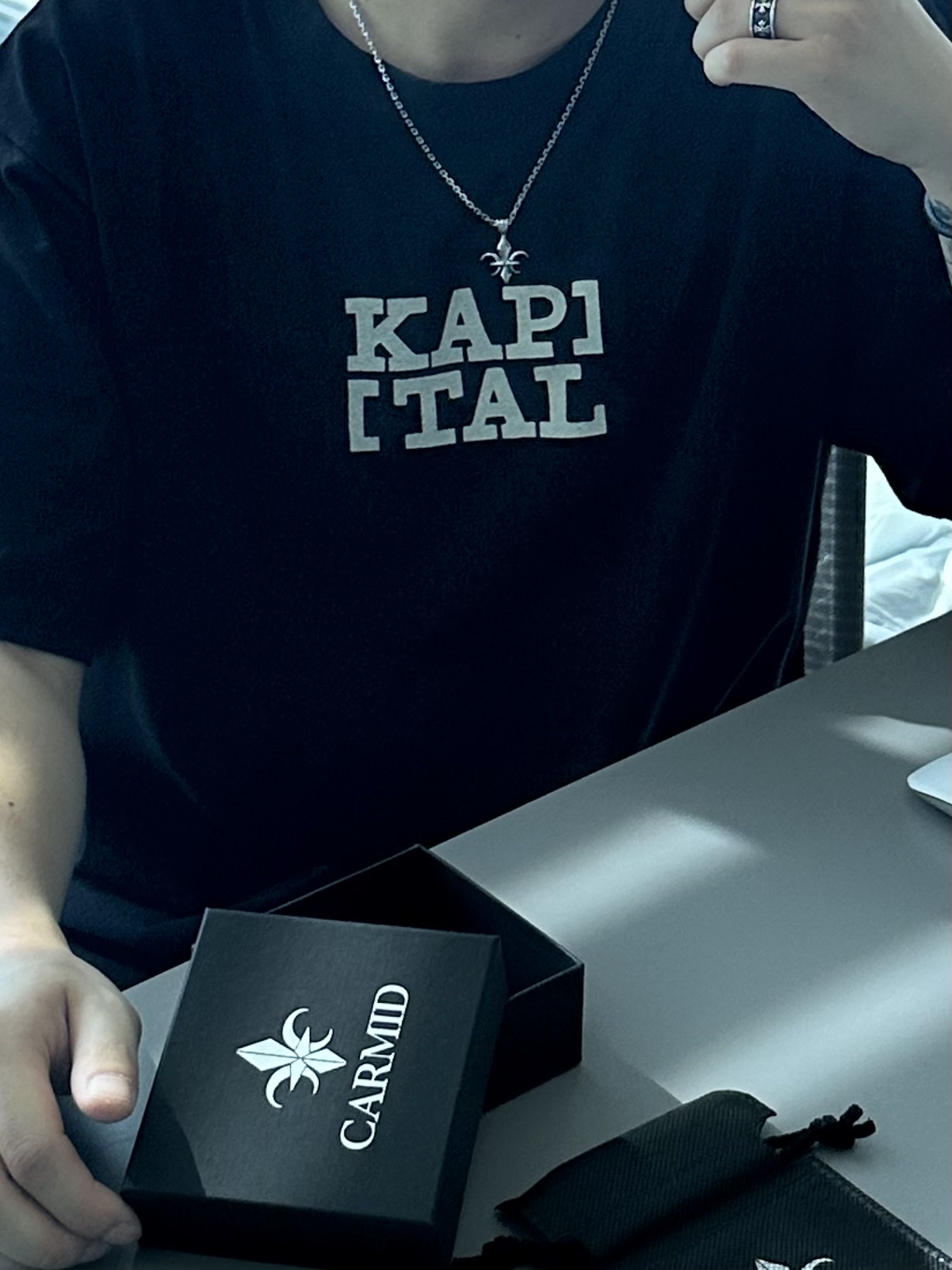 Kapital Rookie Crewneck T-Shirt Black 착용 스타일 - 2