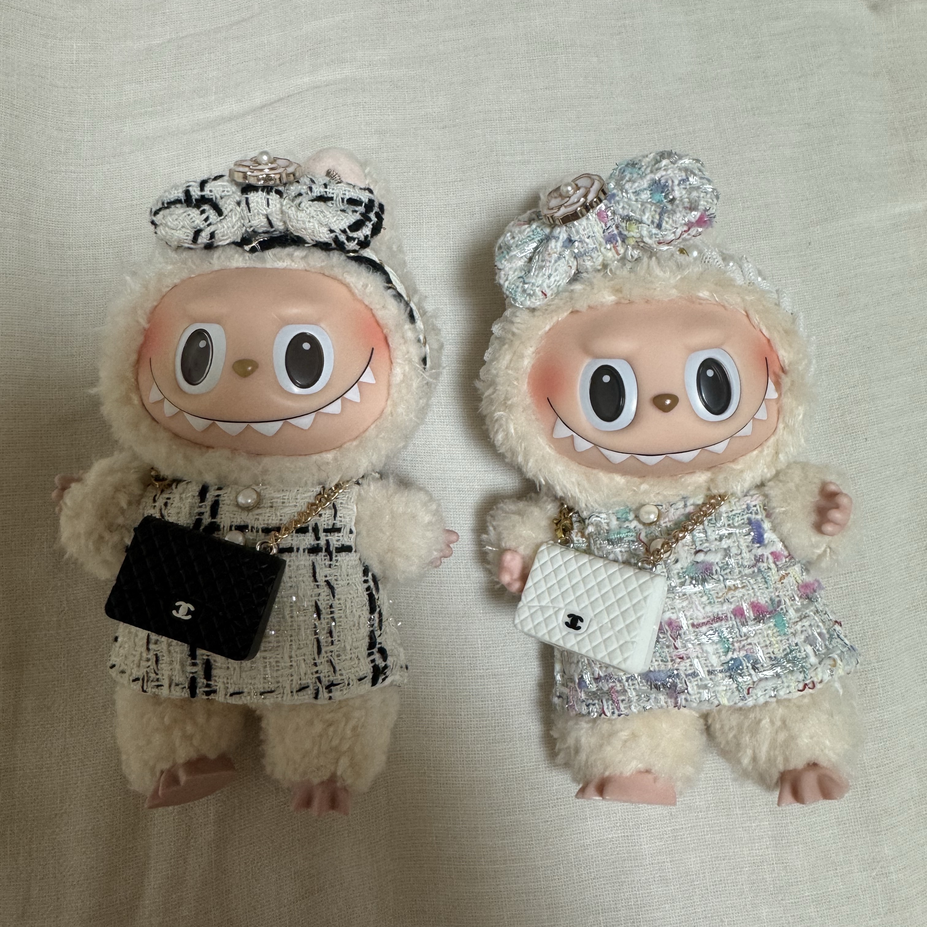 Pop Mart Labubu The Monsters Labubu Tasty Macarons Series Soymilk Keyring 착용 스타일