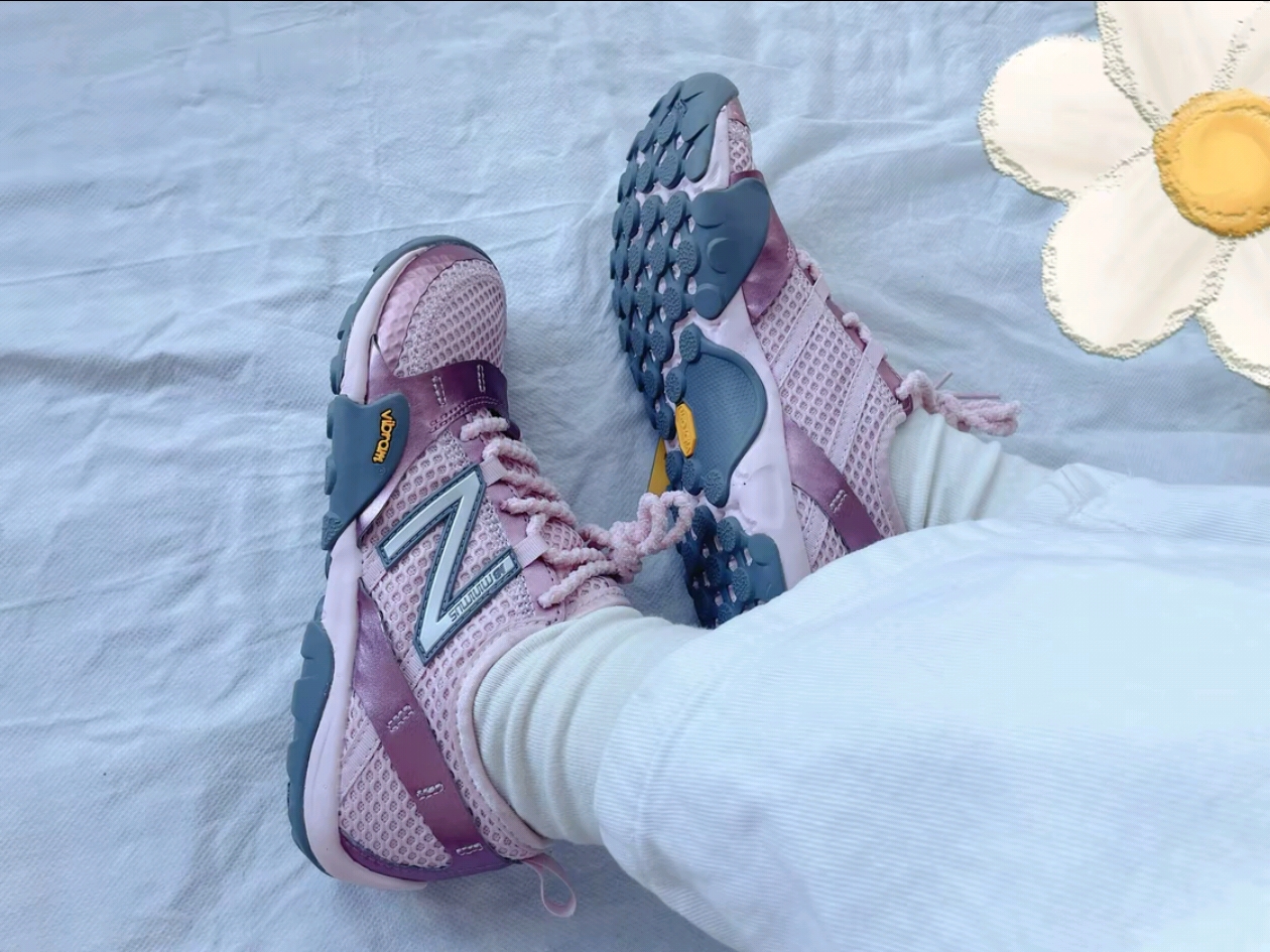 New Balance MT10O Rose Sugar Pink Taffy, New Balance Minimus MT10O Slate Grey Silver Metallic 착용 스타일