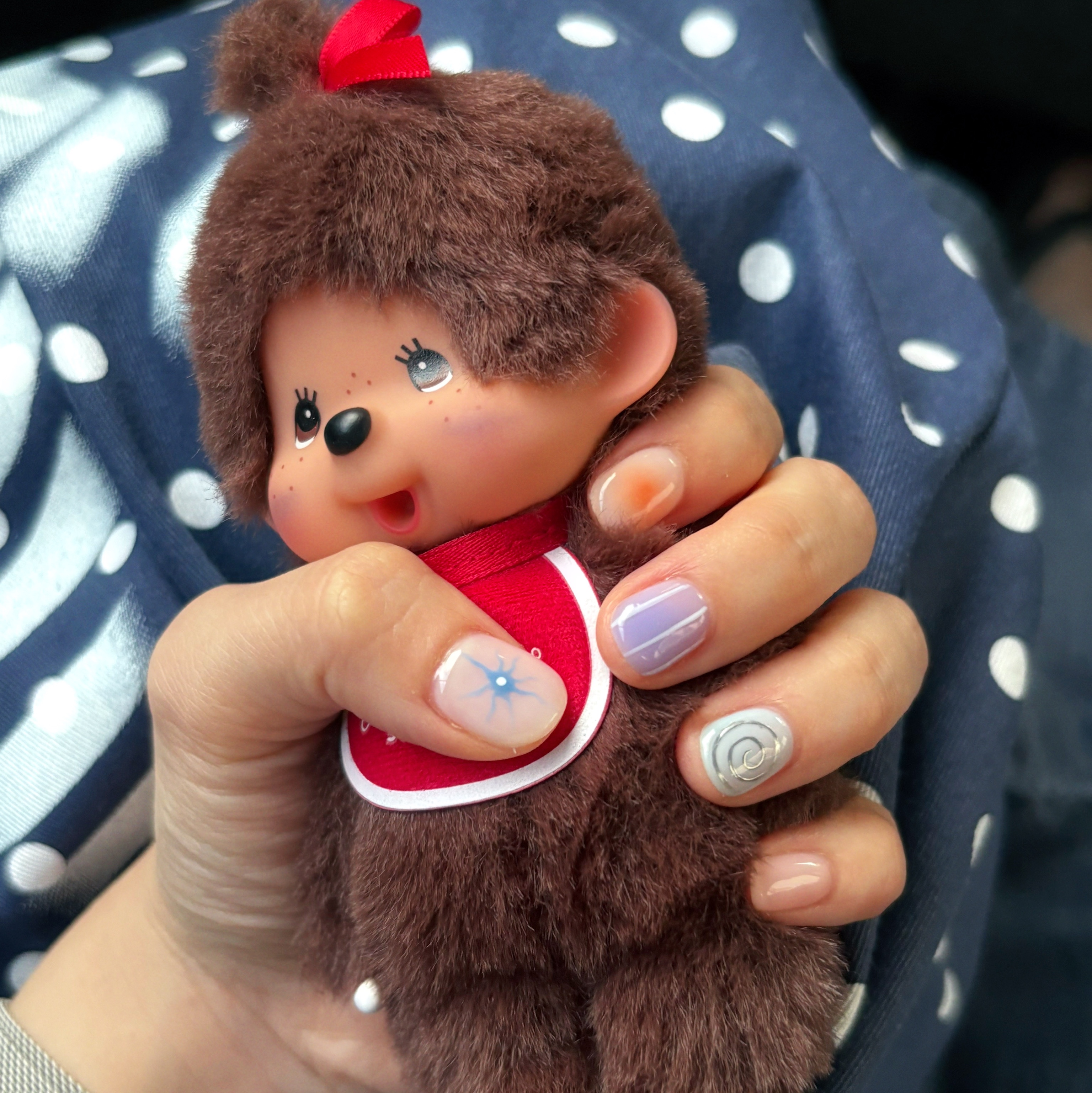 Monchhichi SS Girl Key Chain Brown 착용 스타일 - 2