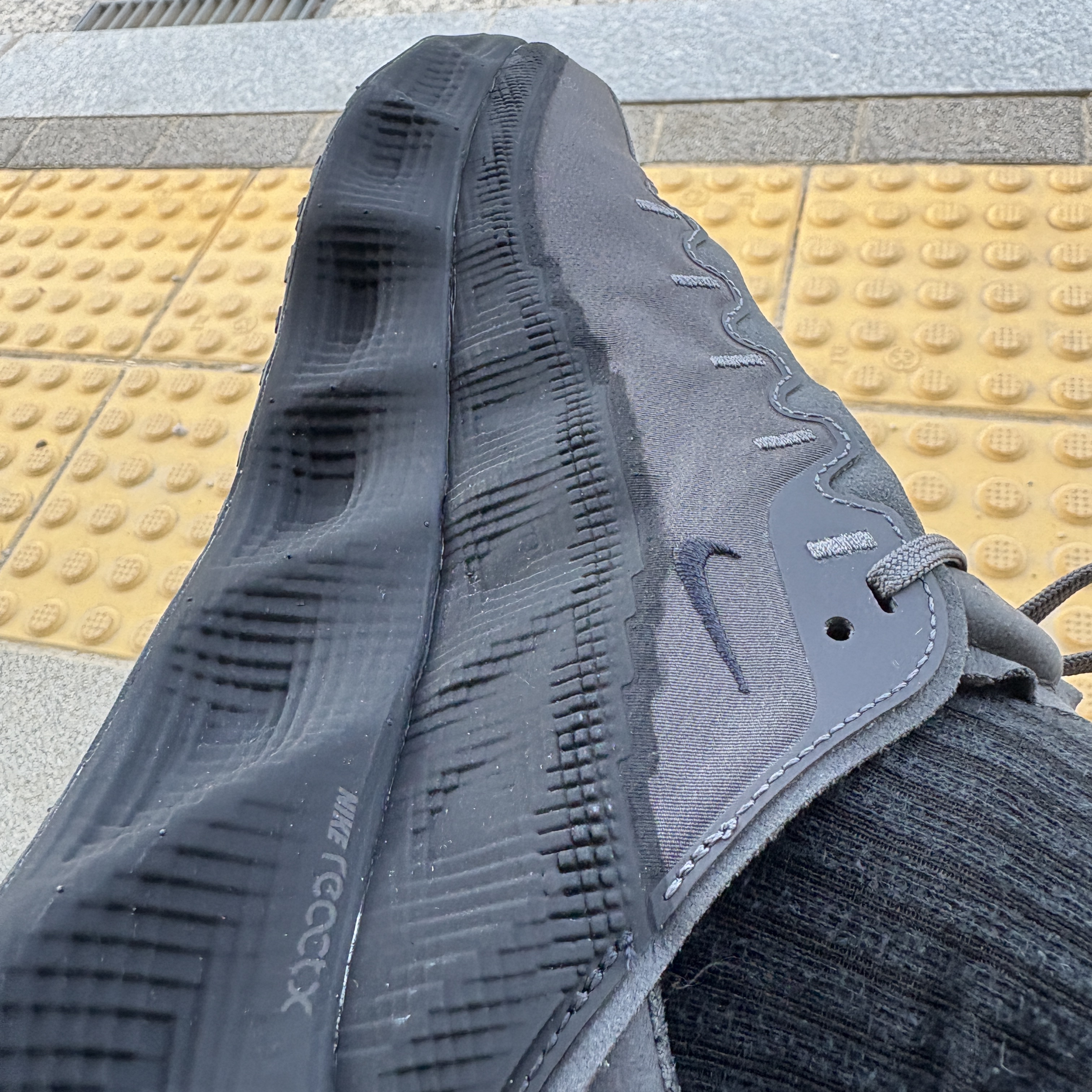 Nike x Hyein Seo Ava Rover Black 착용 스타일