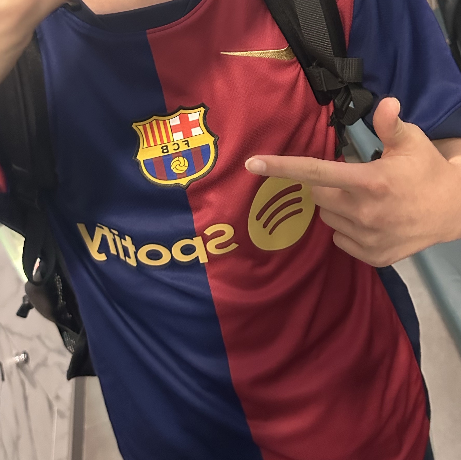 Nike FC Barcelona 2024/25 Dri-Fit Stadium Home Jersey Deep Royal Blue Noble Red (Non Marking Ver.) 착용 스타일
