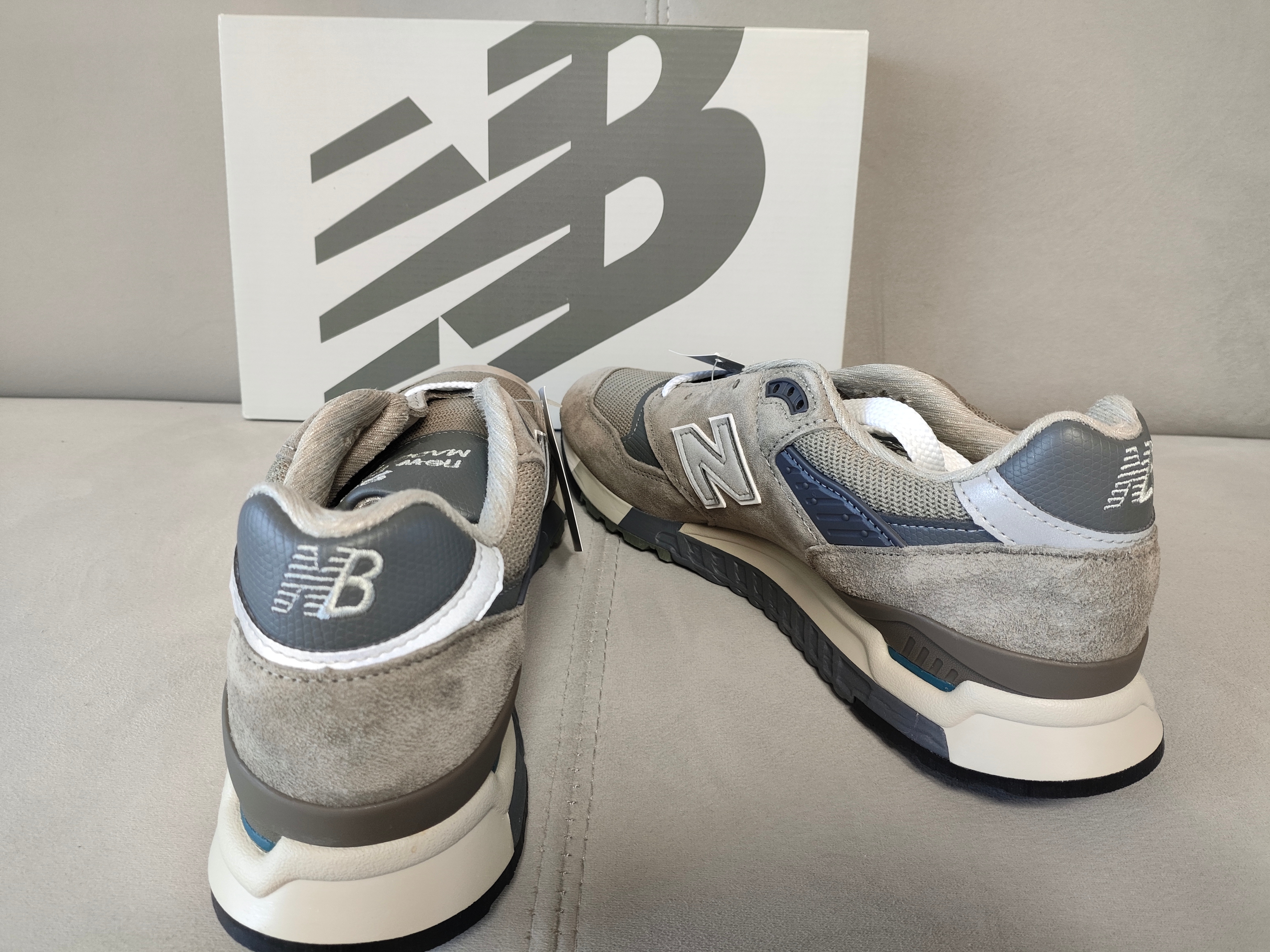 New Balance 998 Core Made in USA Grey Silver 착용 스타일 - 2