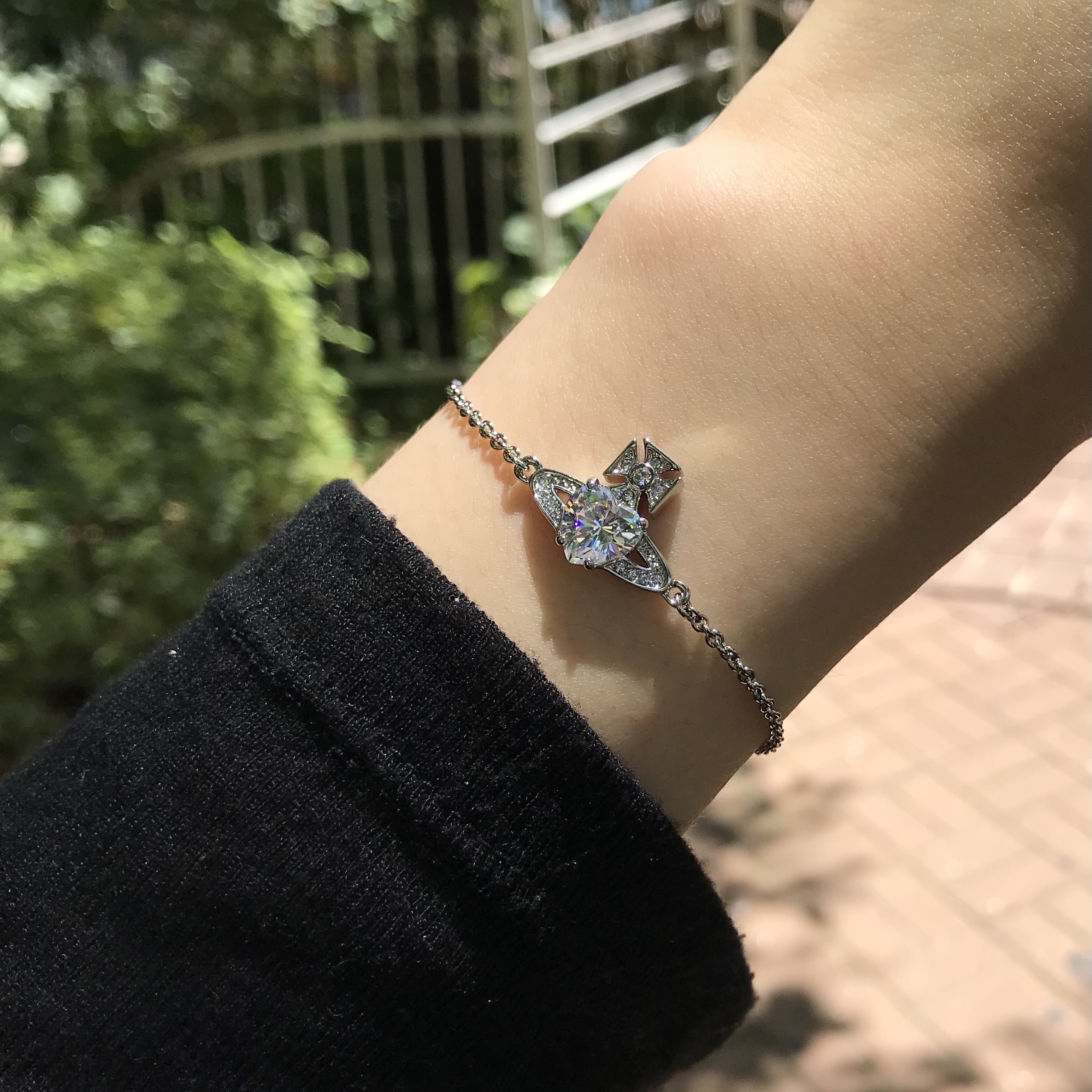 Vivienne Westwood Ariella Bracelet Silver 착용 스타일