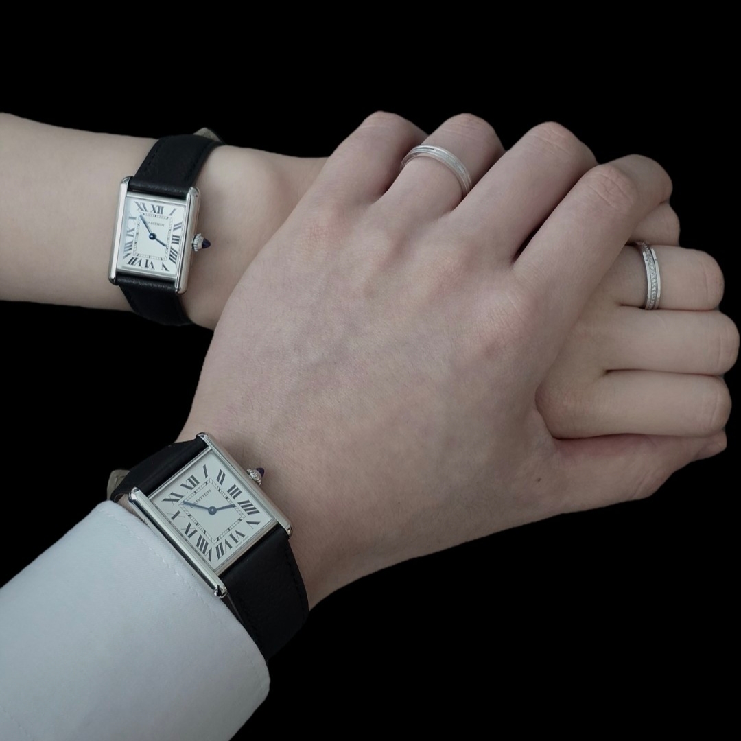 Cartier Tank Must Watch Large Quartz Steel Calfskin Black, Cartier Tank Must Watch Small Quartz Steel Calfskin Black 착용 스타일 - 1