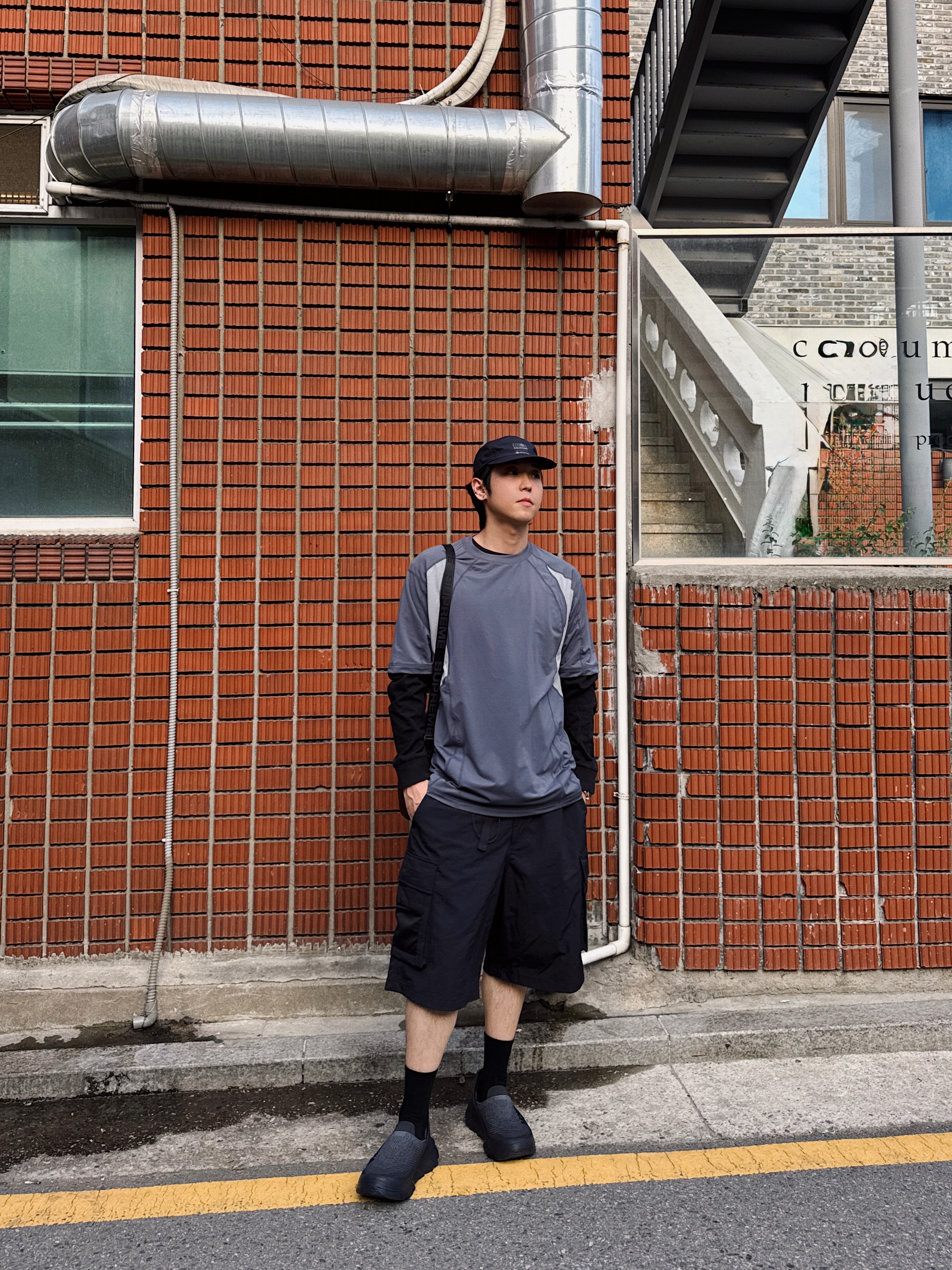 Polyteru Front Cargo 1/2 Pants Black, Hoka Restore TC Black 착용 스타일 - 7