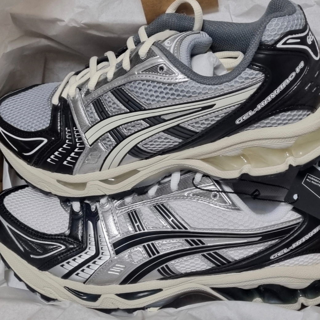 Asics Gel-Kayano 14 White Black, Asics Gel-Kayano 14 Black Glacier Grey 착용 스타일