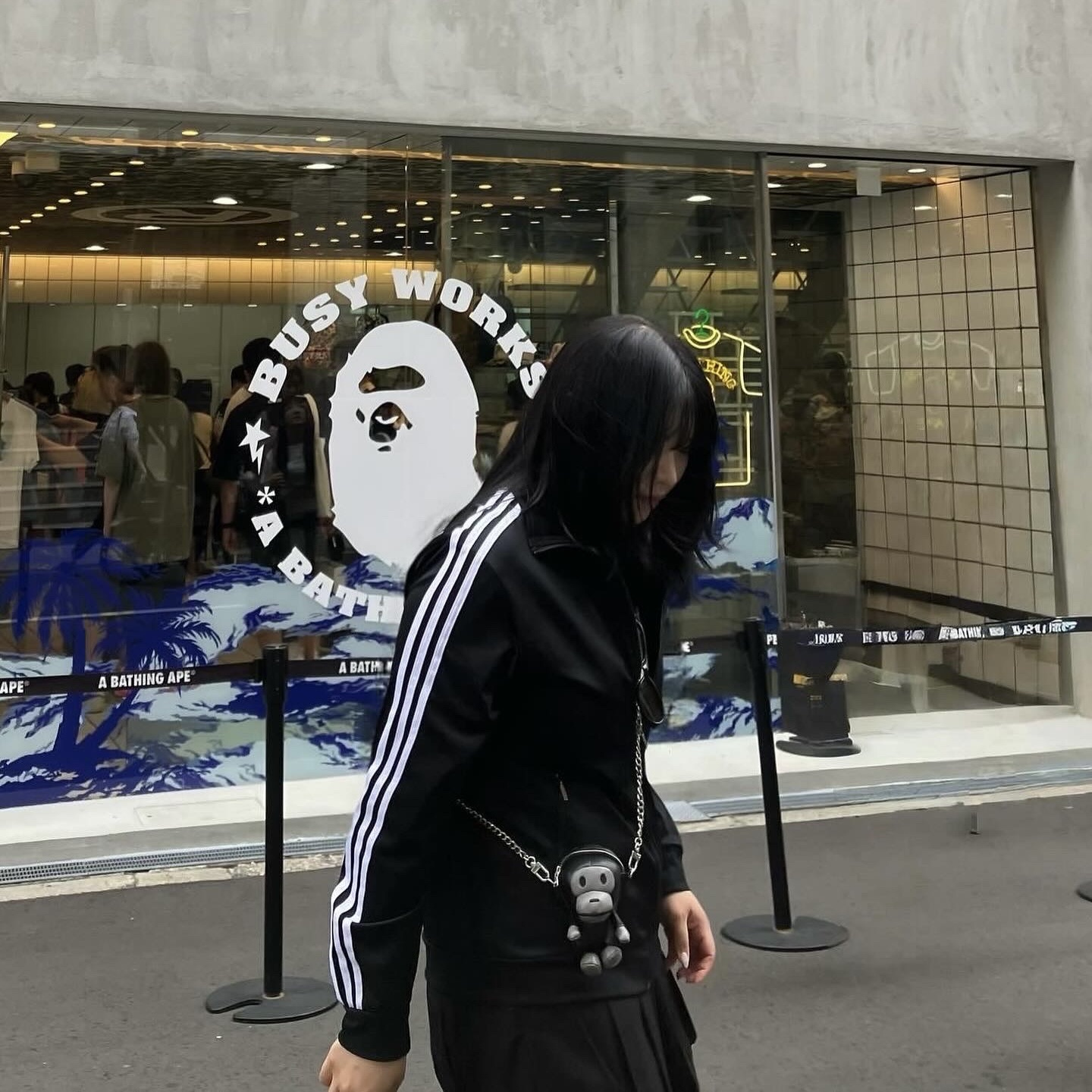 BAPE Baby Milo Mini Shoulder Bag Black, Bulgari Save The Children Necklace Sterling Silver Black Ceramic 착용 스타일 - 2