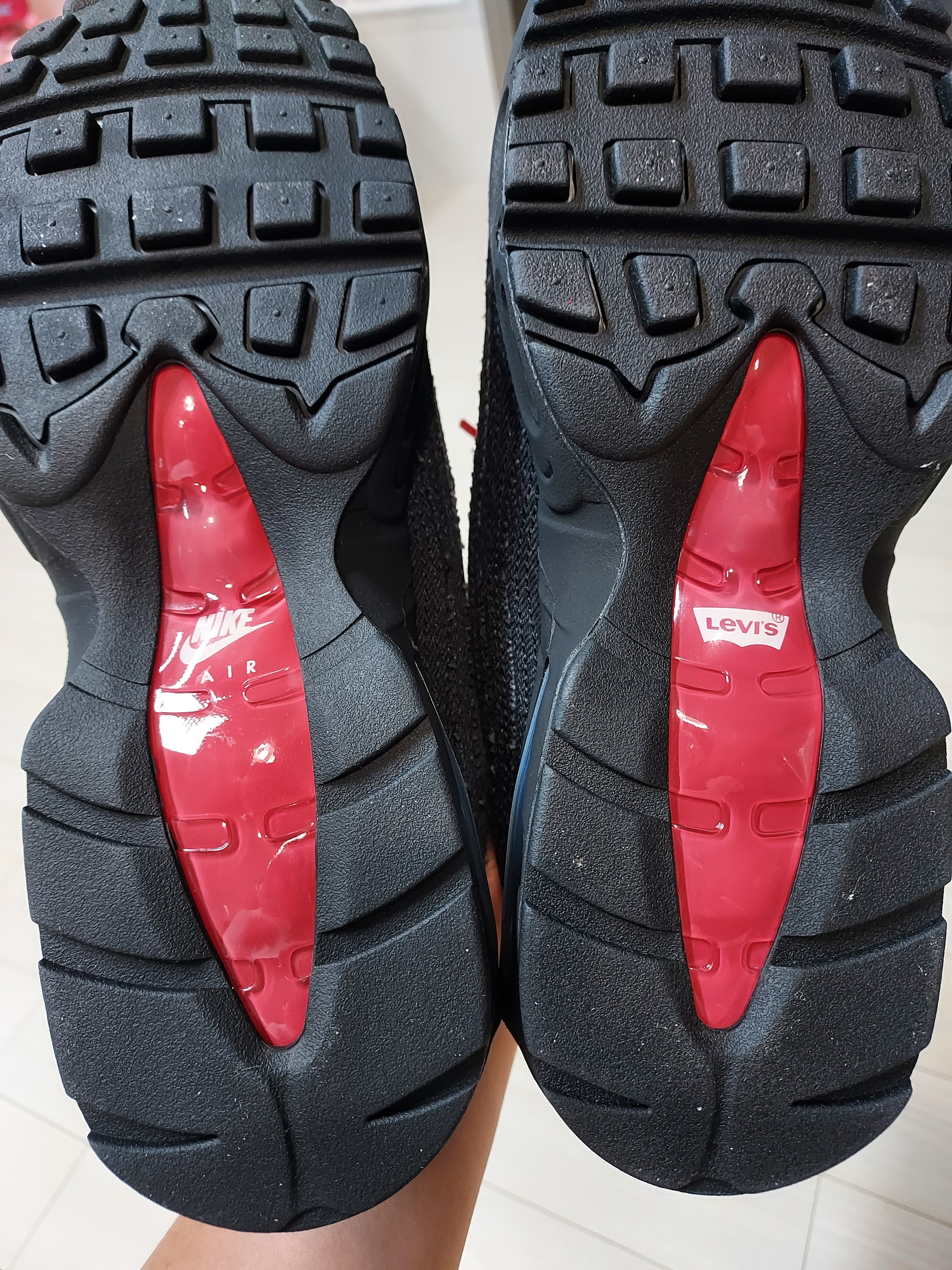 Nike x Levi's Air Max 95 Black 착용 스타일 - 6