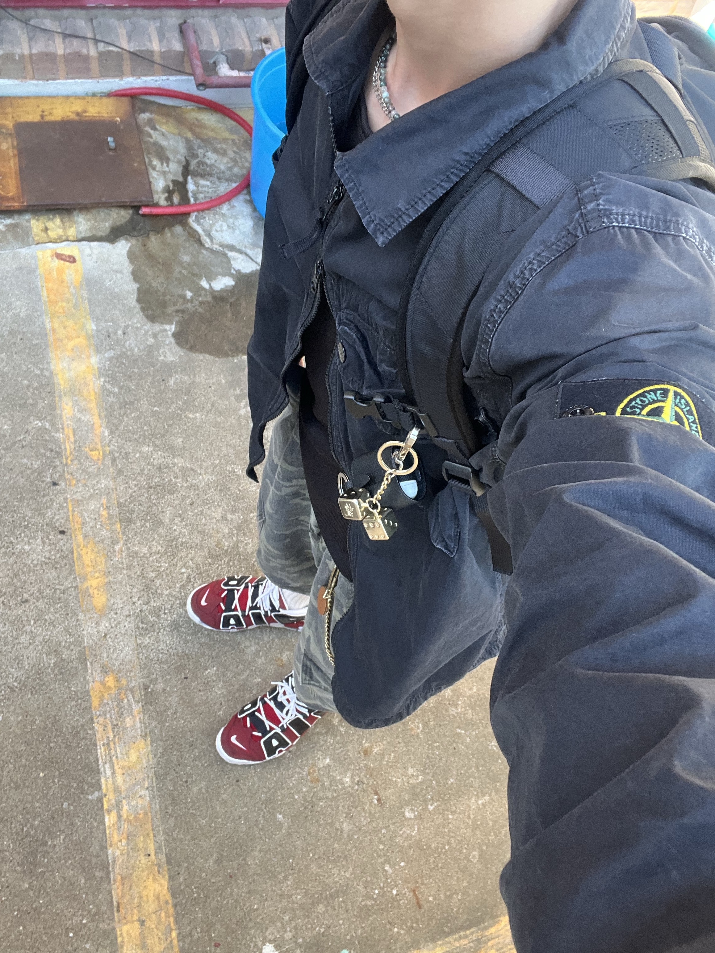 Nike Air More Uptempo 96 Bulls 2021, Stone Island 1200128 Organic Stretch Cotton Satin Overshirt Black - 25SS 착용 스타일