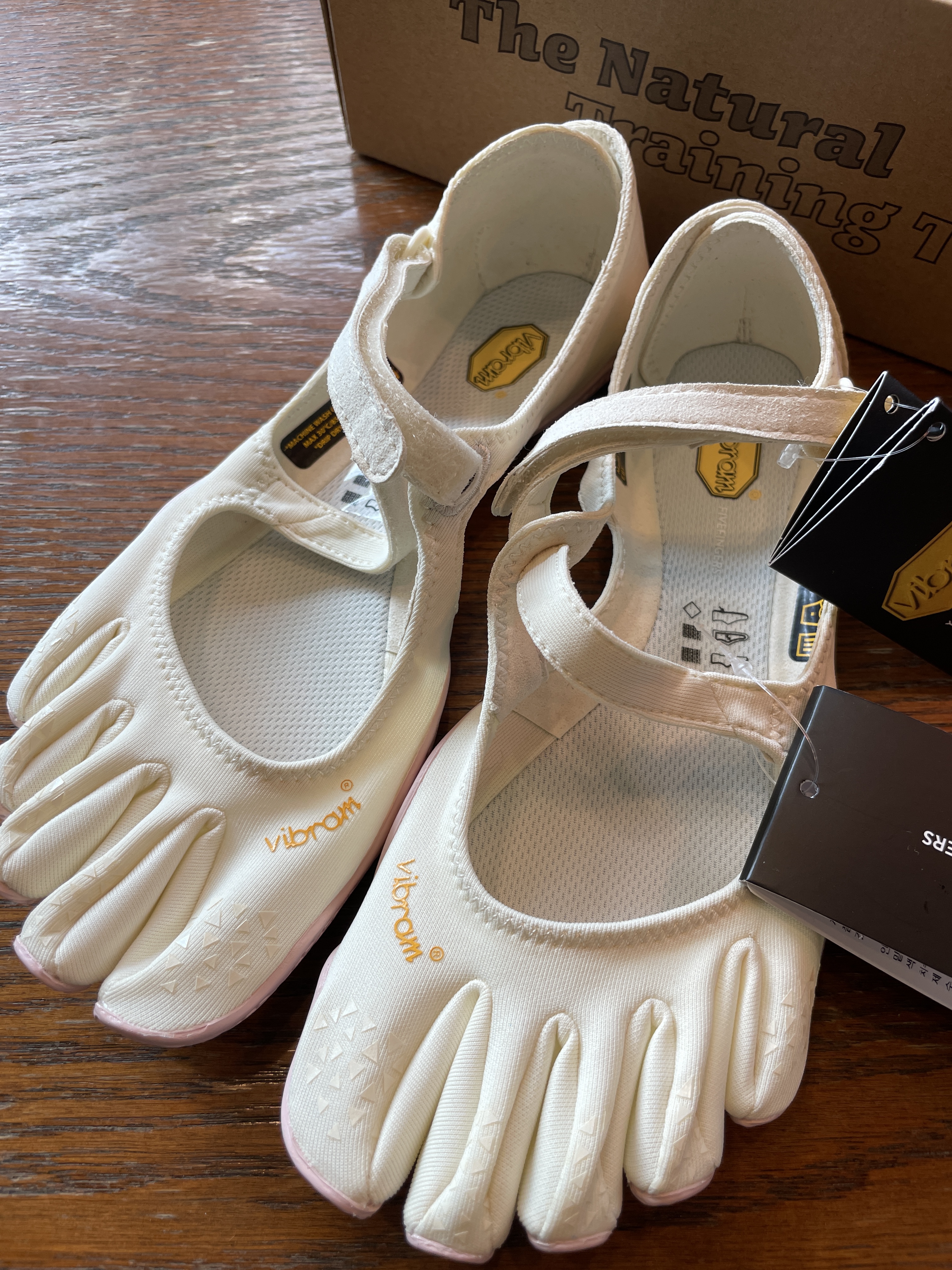 (W) Vibram Fivefingers V-Soul Ivory Dusty Pink 착용 스타일 - 1