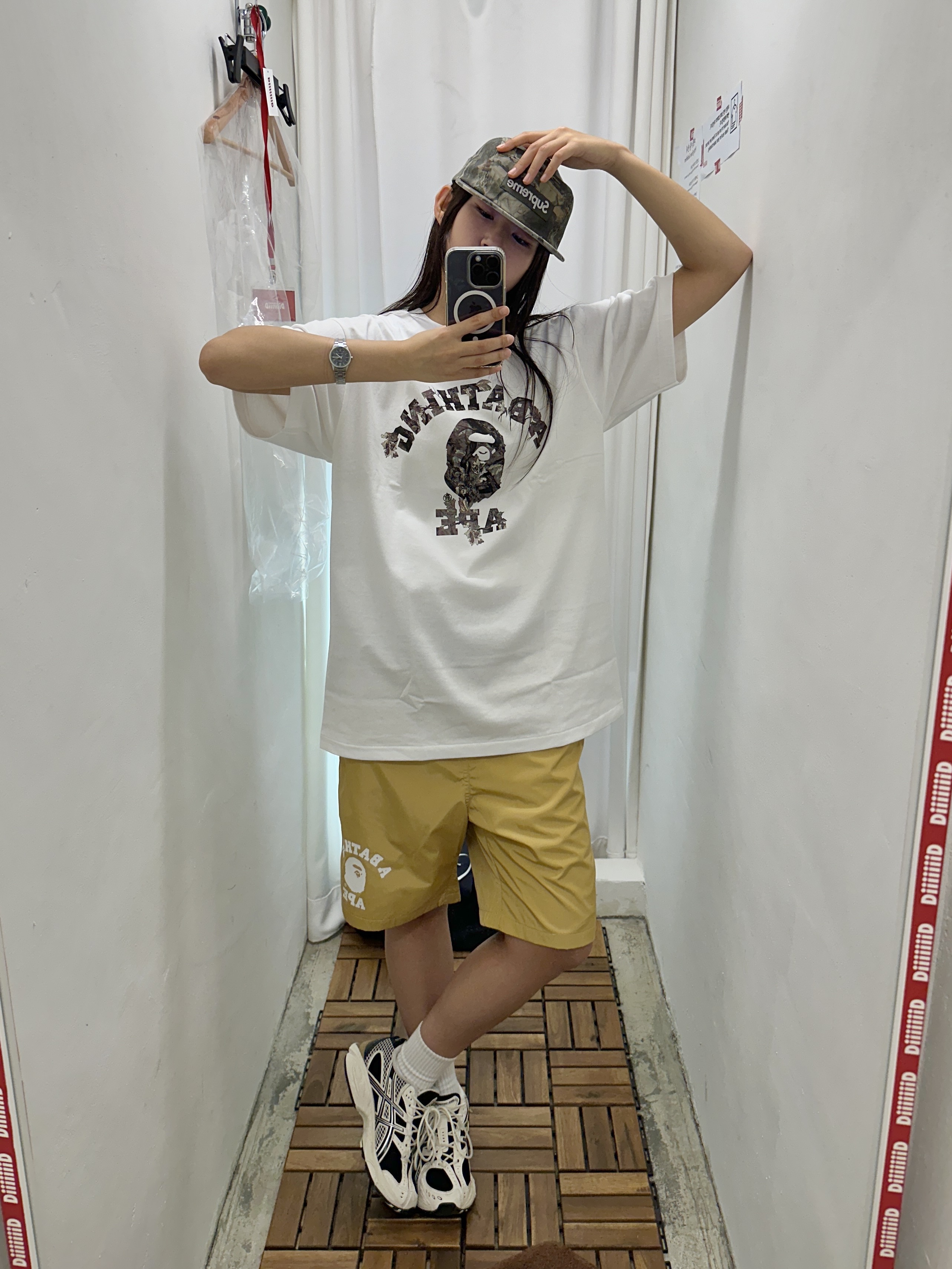 Supreme Washed Chino Twill Camp Cap Realtree Hardwoods Camo - 25SS, BAPE Tree Edge Camo College T-Shirt White 착용 스타일 - 1