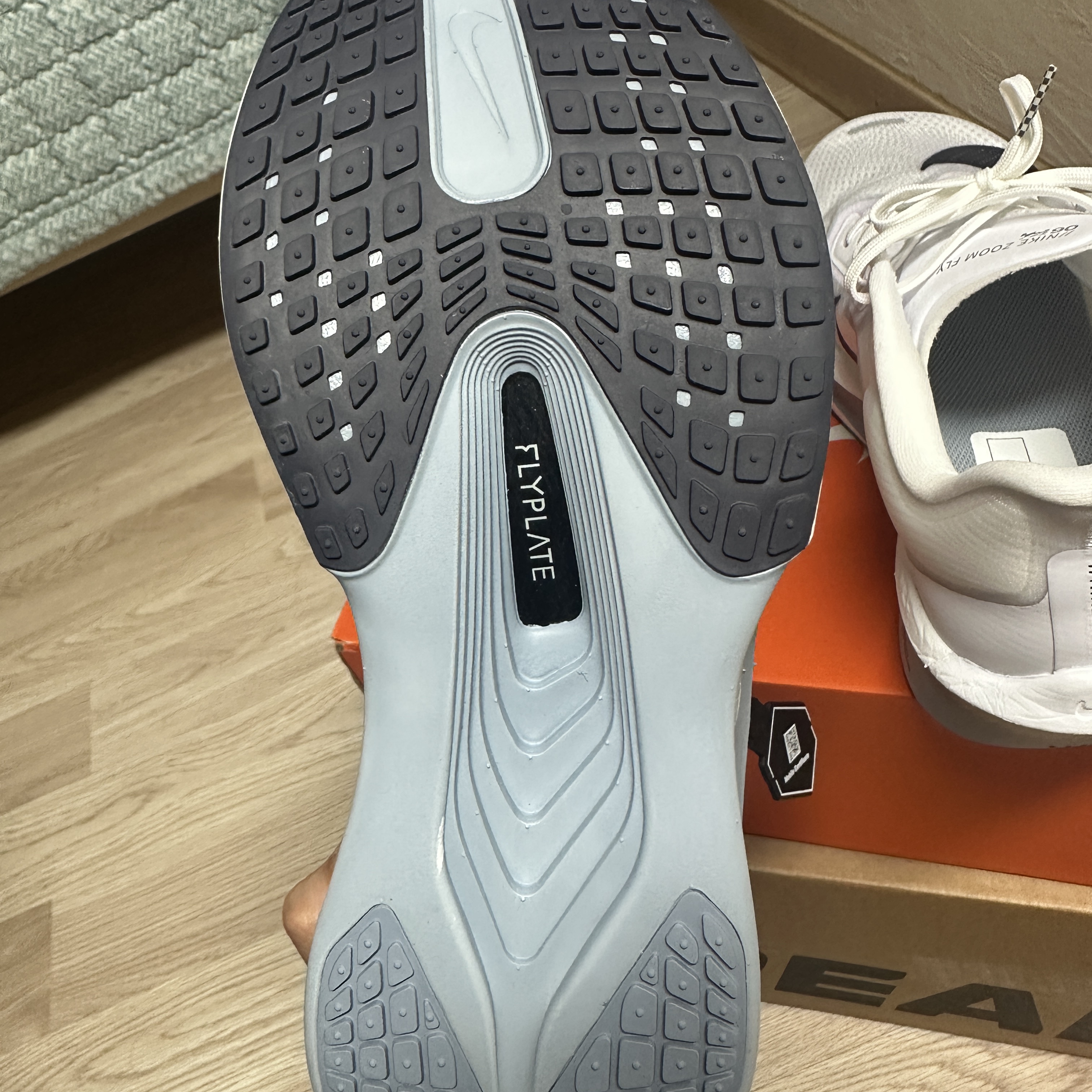 Nike Zoom Fly 6 White Pure Platinum 착용 스타일 - 5