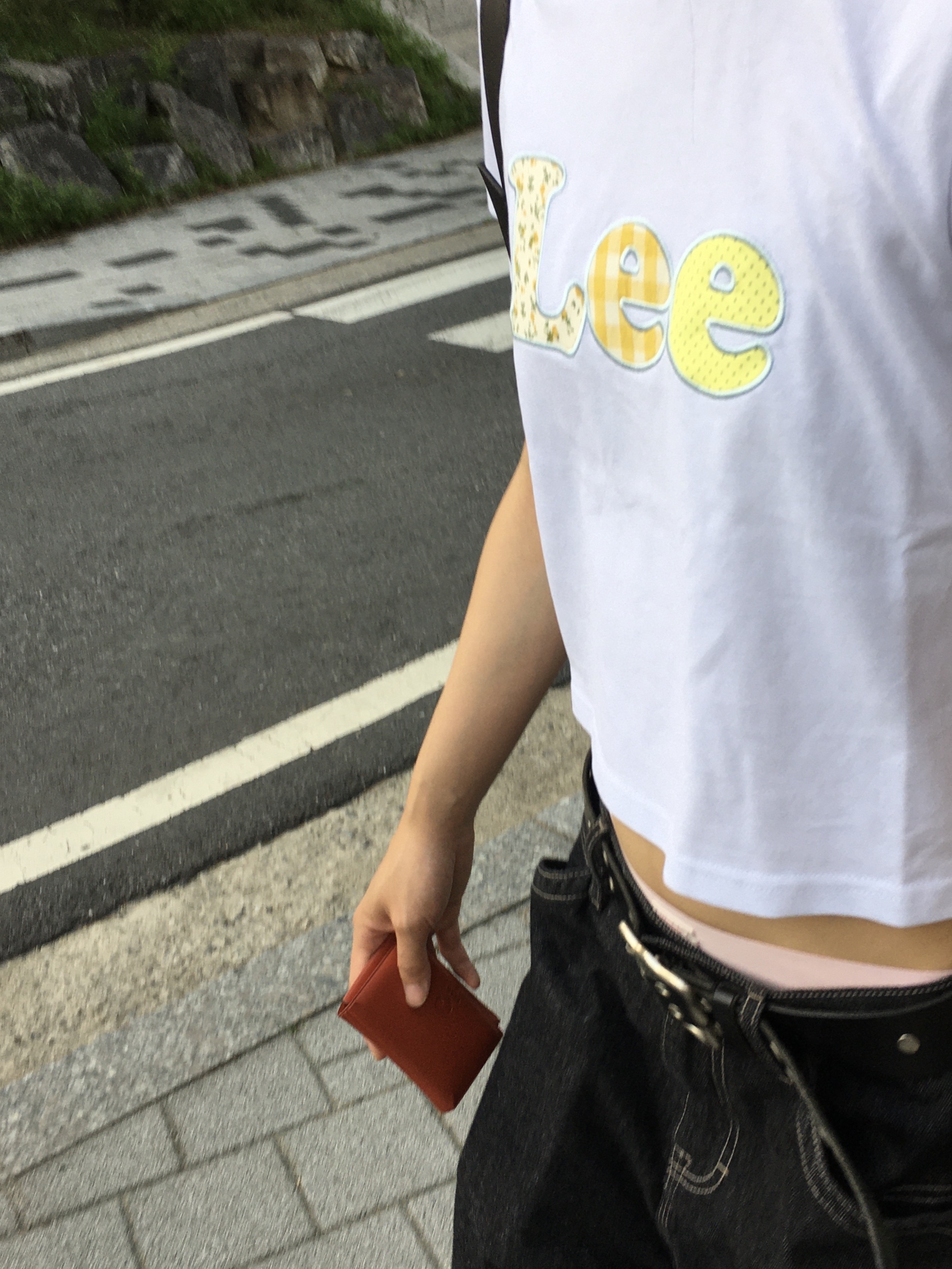 Beams x Hightide Special Order Pass & Card Case Orange 착용 스타일 - 3