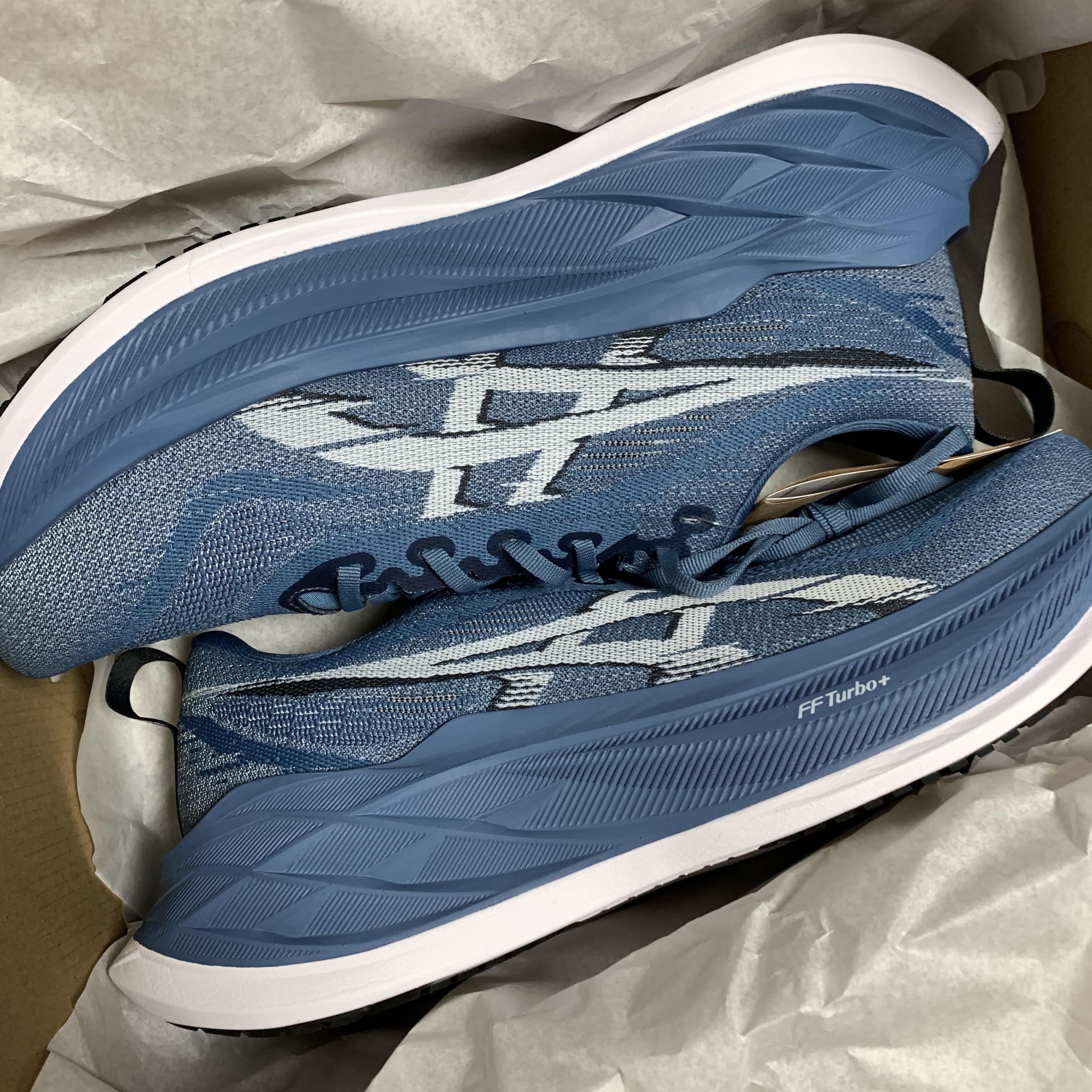 Asics Superblast 2 Winter Sea White 착용 스타일