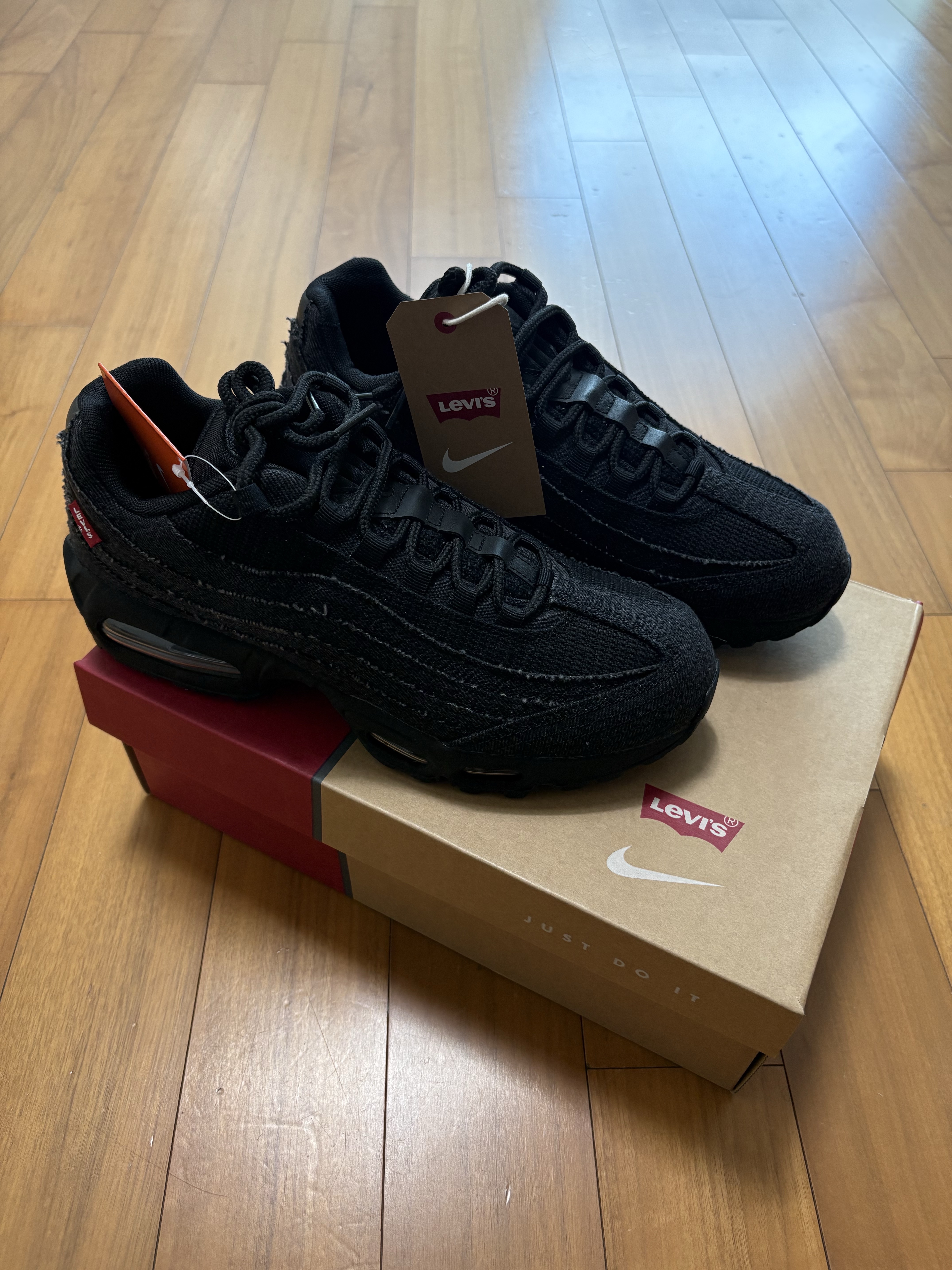 Nike x Levi's Air Max 95 Black, Nike Air Max 95 OG Neon 착용 스타일 - 3