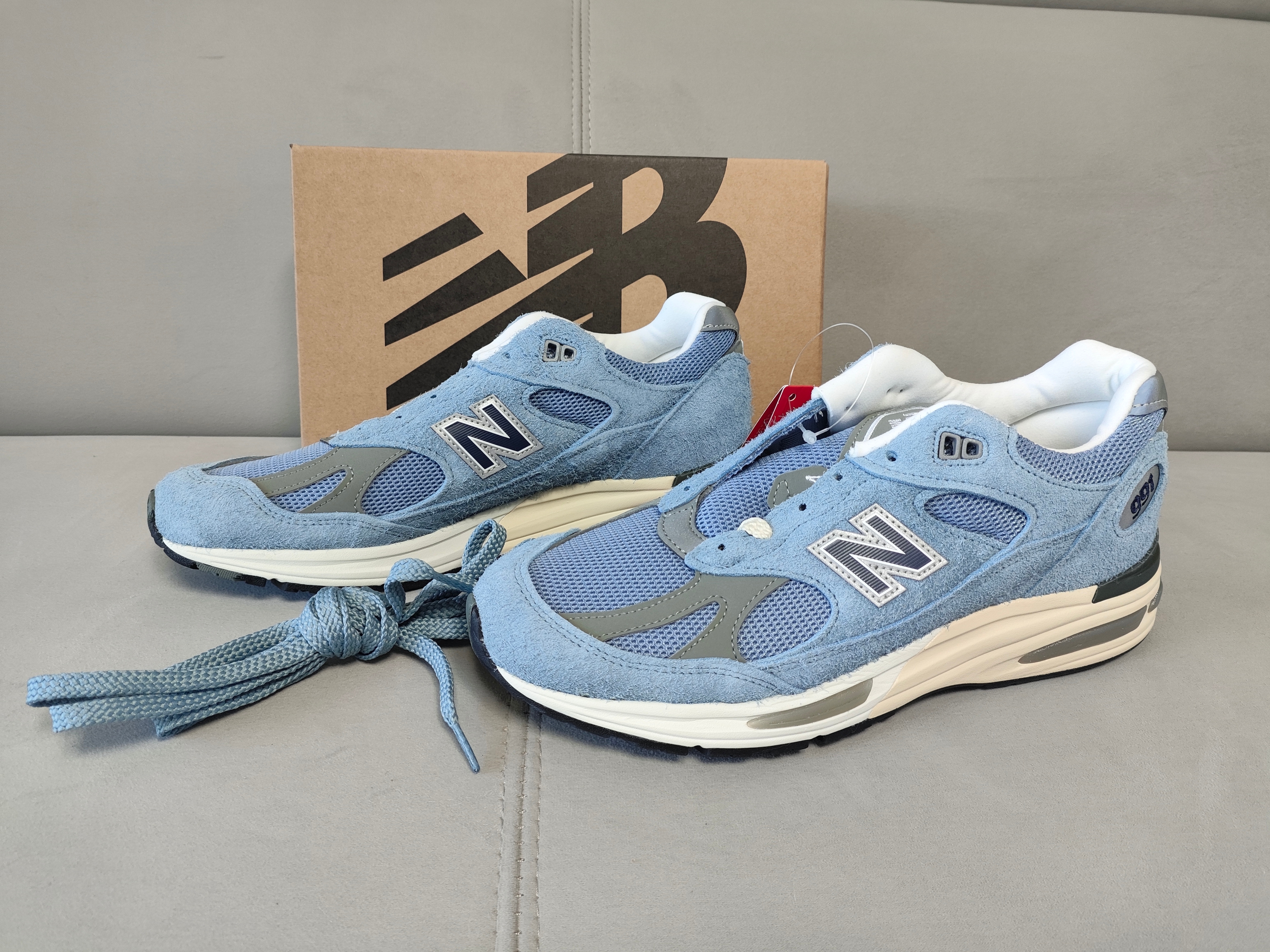 New Balance 991v2 Made in UK Celestial Blue Faded Denim 착용 스타일