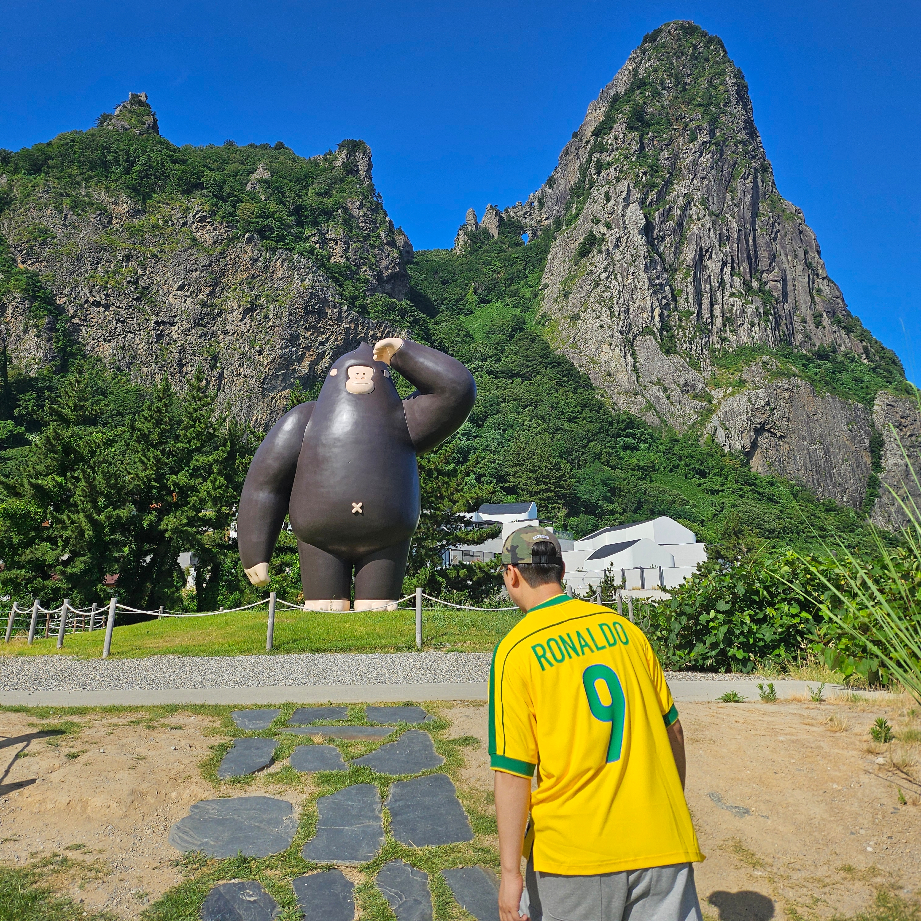 Nike Brazil 1998 Reissue Soccer Replica Jersey Varsity Maize Ronaldo (Marking Ver.), Oakley Eye Jacket Redux Silver Frame Prizm Black Polarized Lenses High Bridge Fit 착용 스타일 - 3