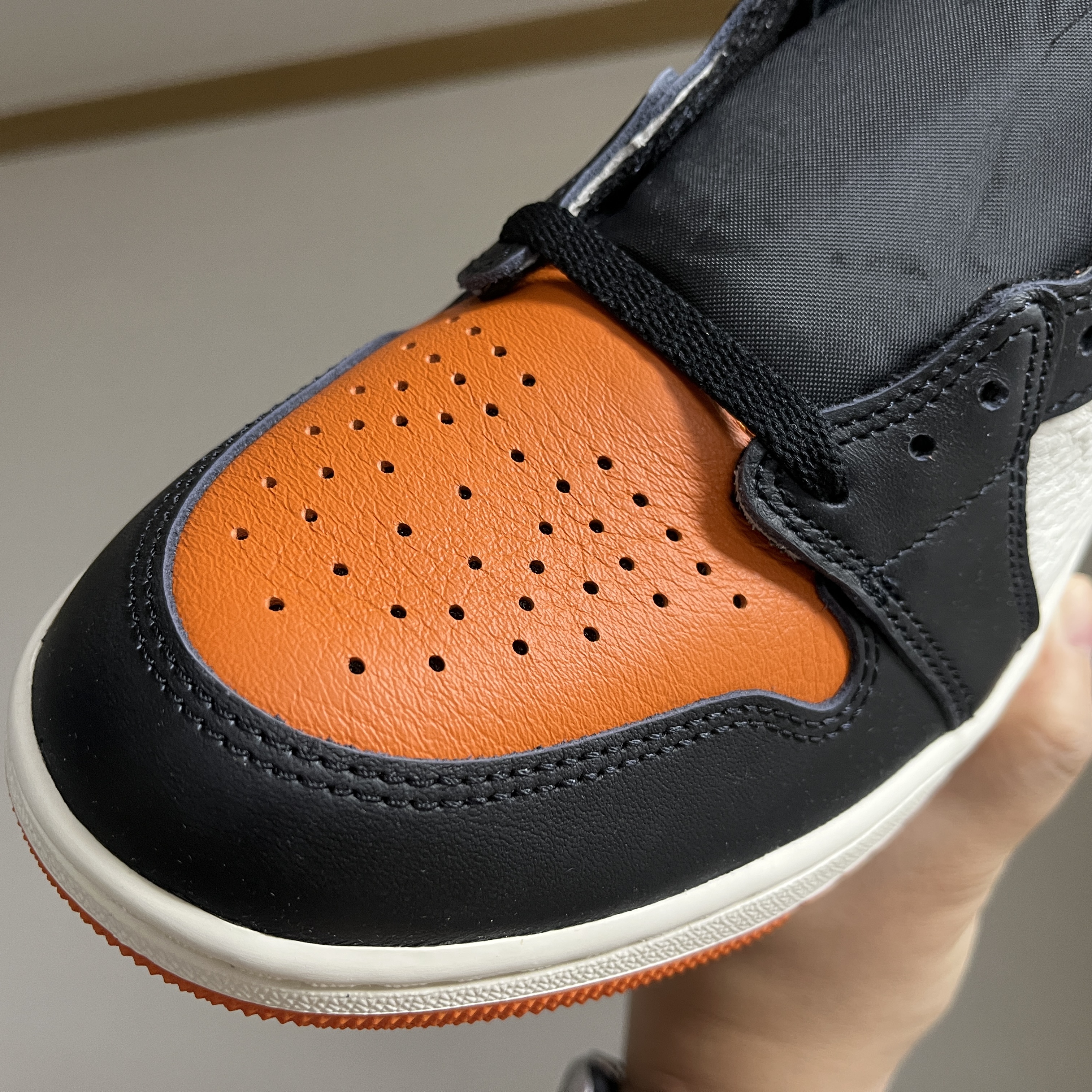 Jordan 1 Retro High OG Shattered Backboard 착용 스타일 - 3