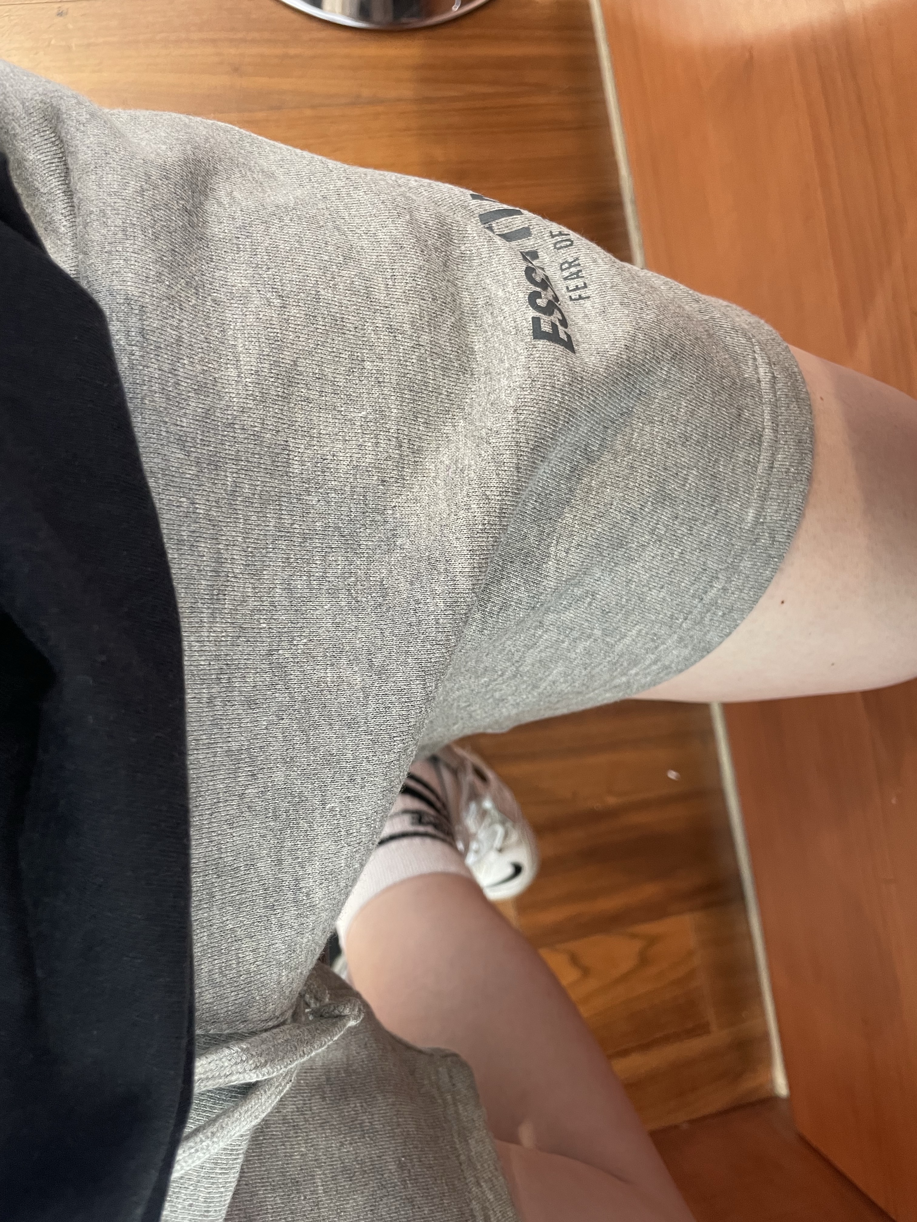 Essentials The Core Collection Sweatshorts Heather Oatmeal 착용 스타일