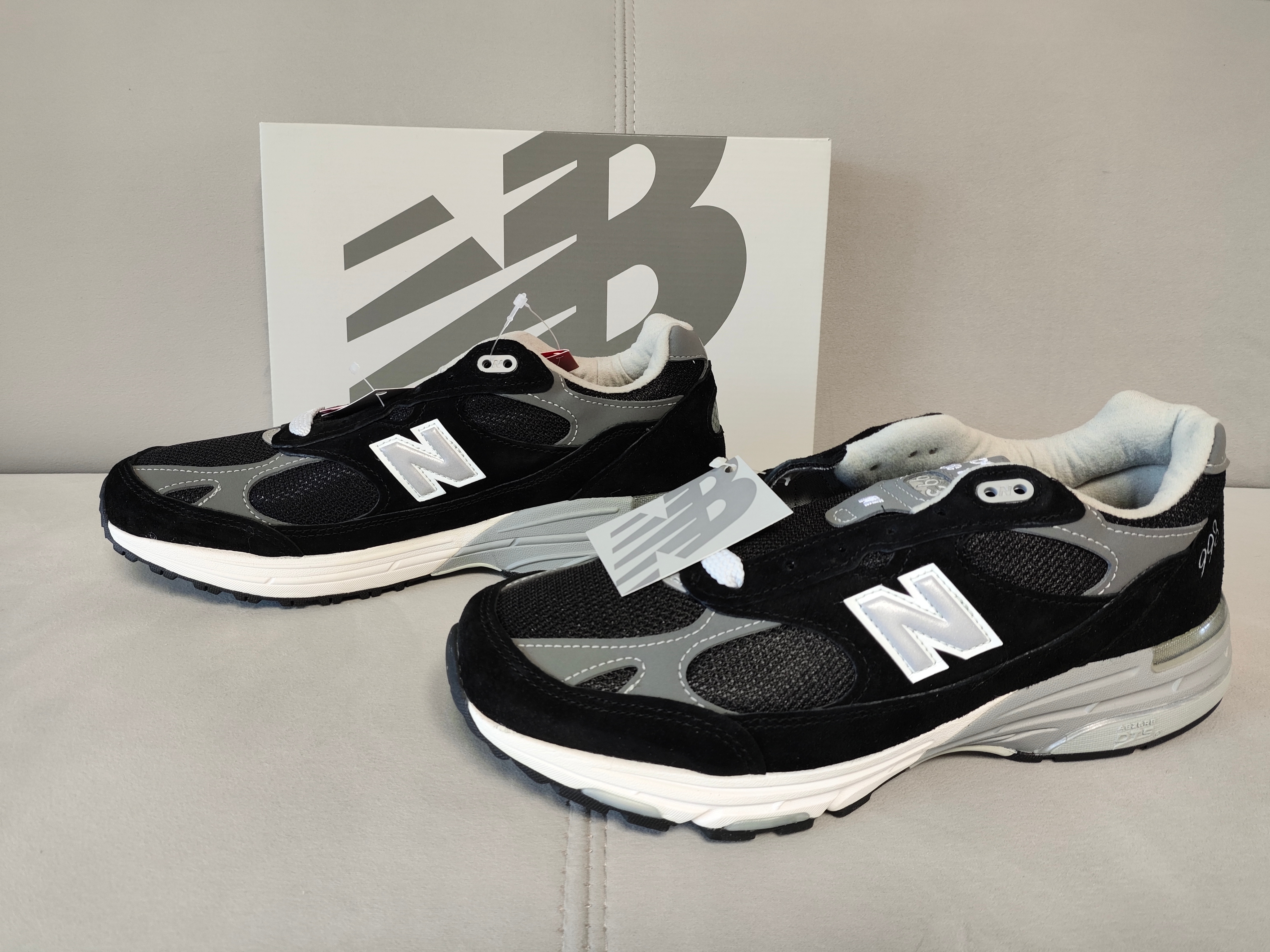 New Balance 993 Made in USA Black - D Standard 착용 스타일 - 1