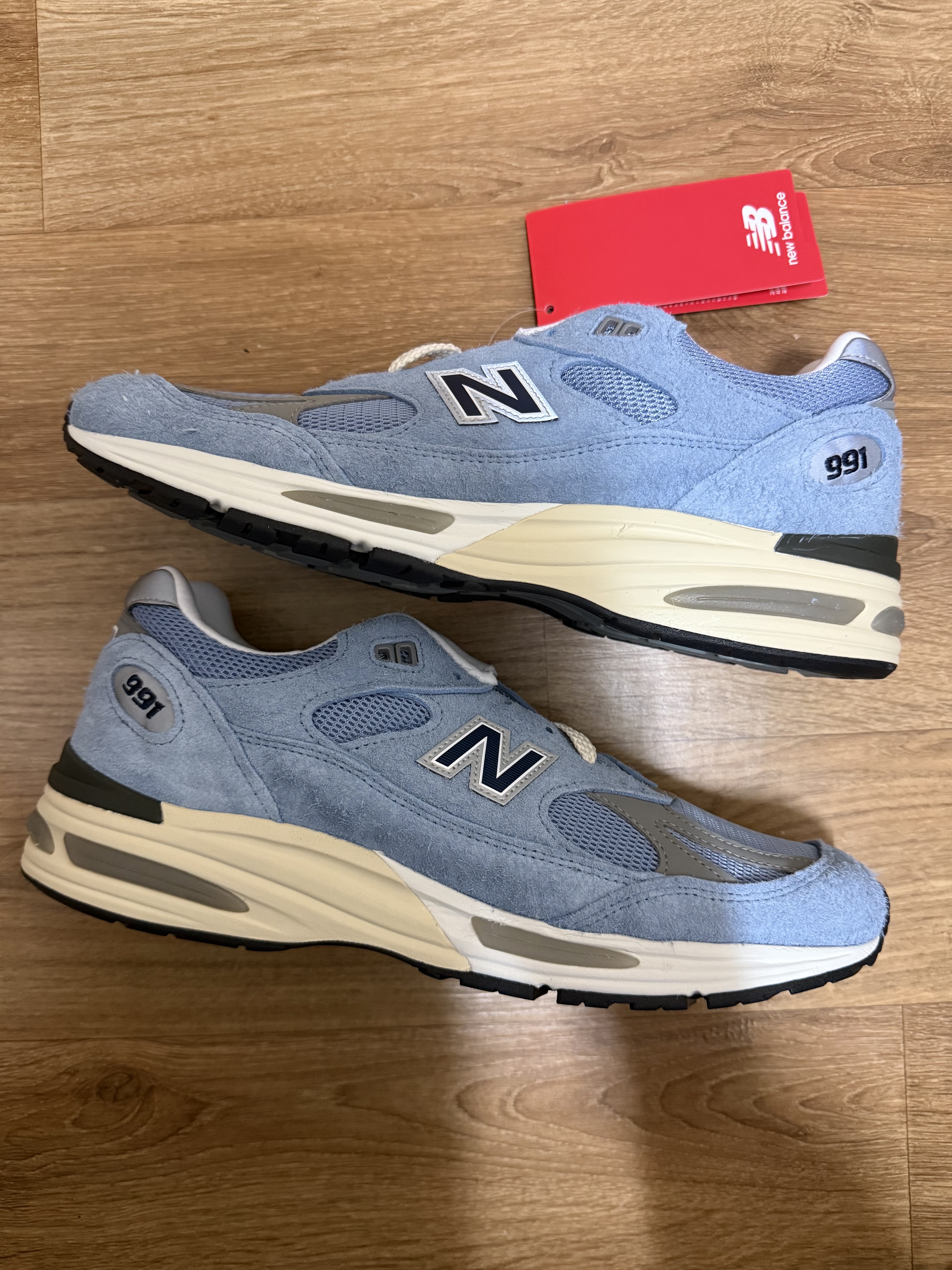 New Balance 991v2 Made in UK Celestial Blue Faded Denim 착용 스타일 - 2