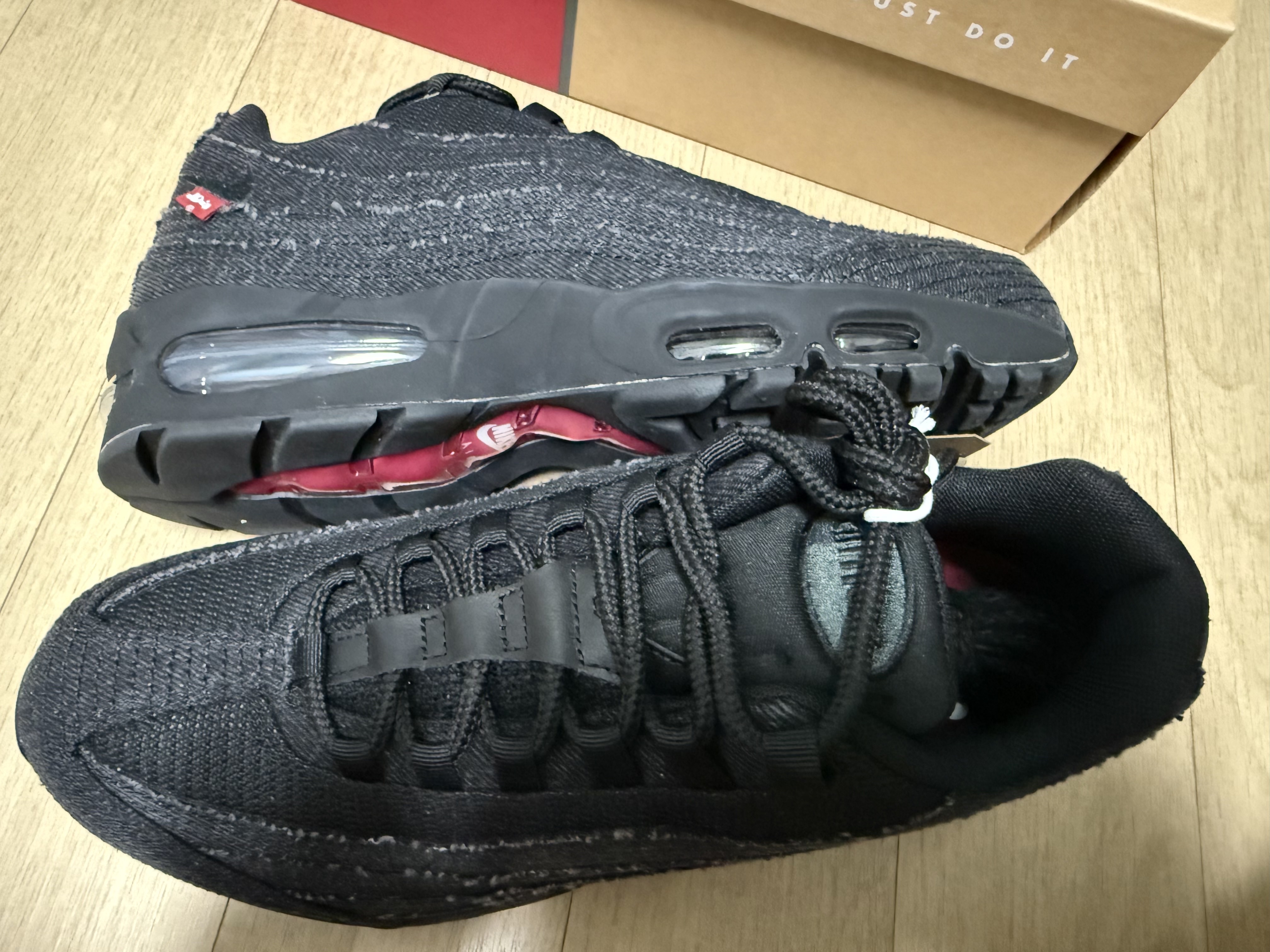 Nike x Levi's Air Max 95 Black 착용 스타일 - 3