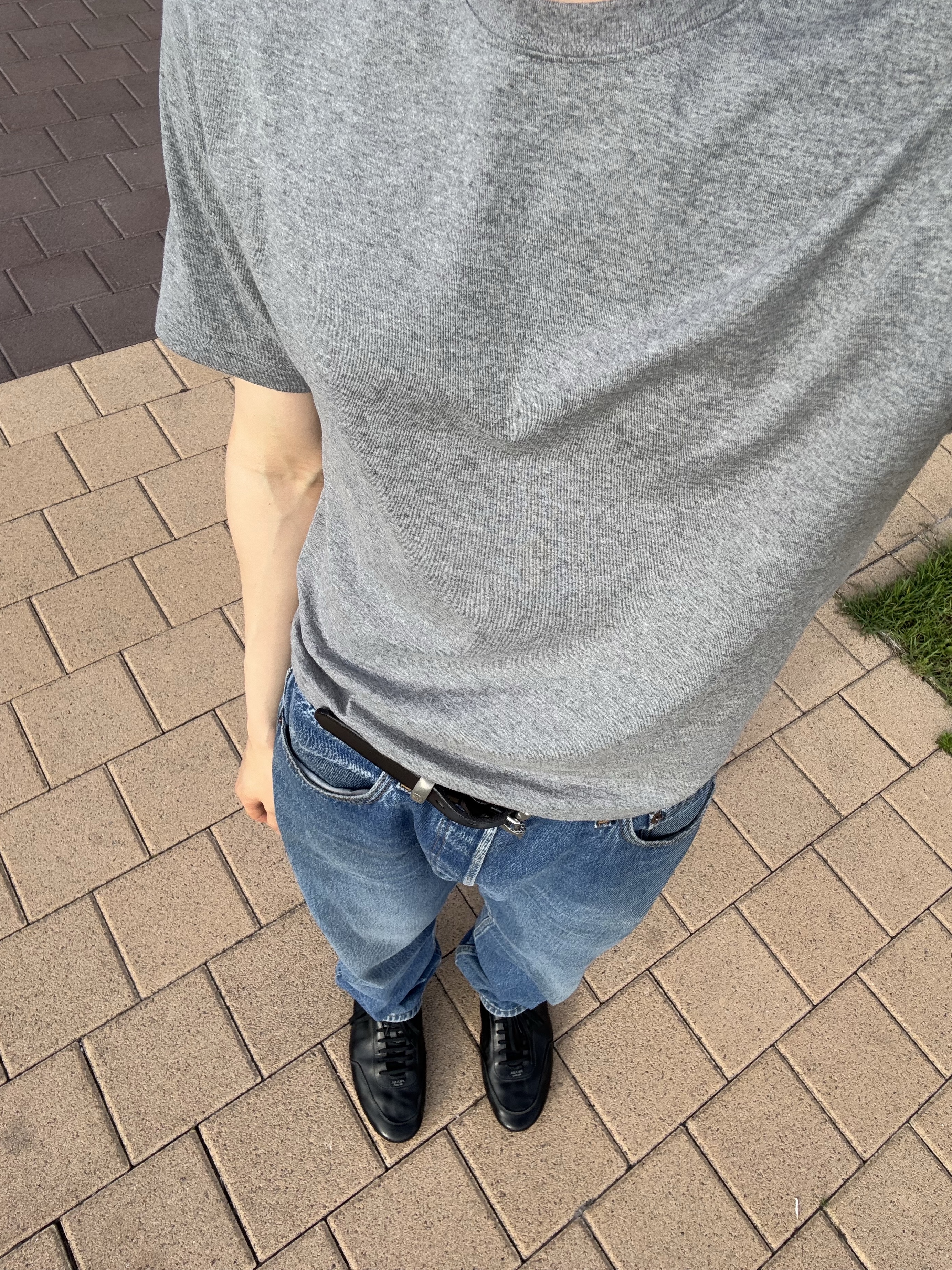 Prada Collapse Leather Sneakers Black 착용 스타일 - 5