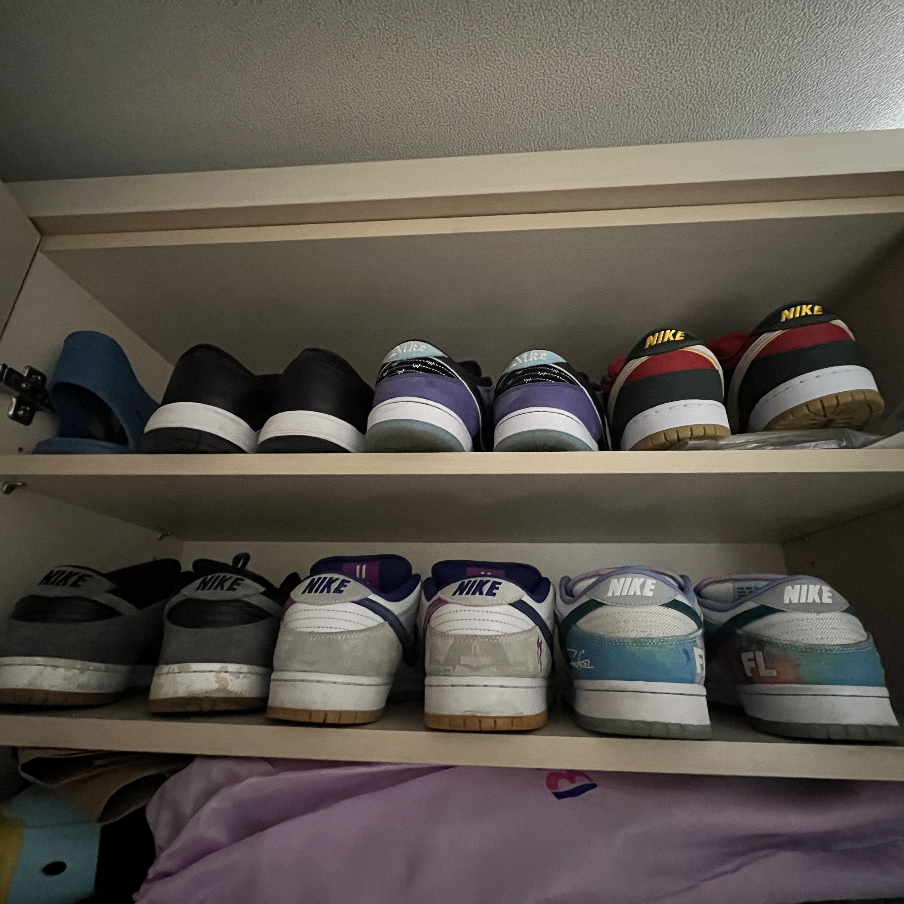 Nike x Hayley Wilson SB Dunk Low Pro Black and Court Purple, Nike x Futura Laboratories SB Dunk Low OG QS White and Geode Teal 착용 스타일