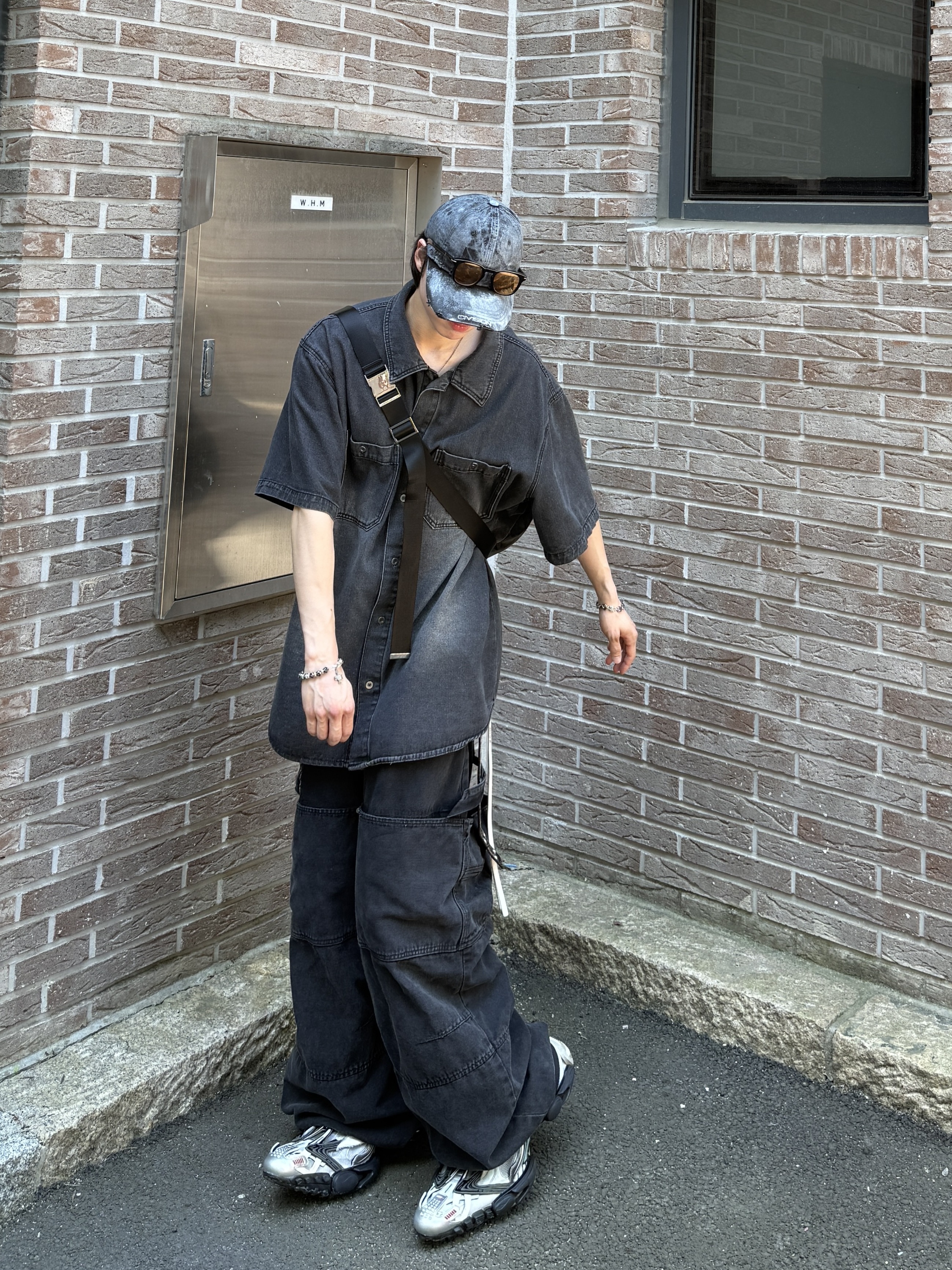 Balenciaga Reptile Sneaker Multicolor, Nonnod Double knee cover pants Vintage black 착용 스타일 - 5