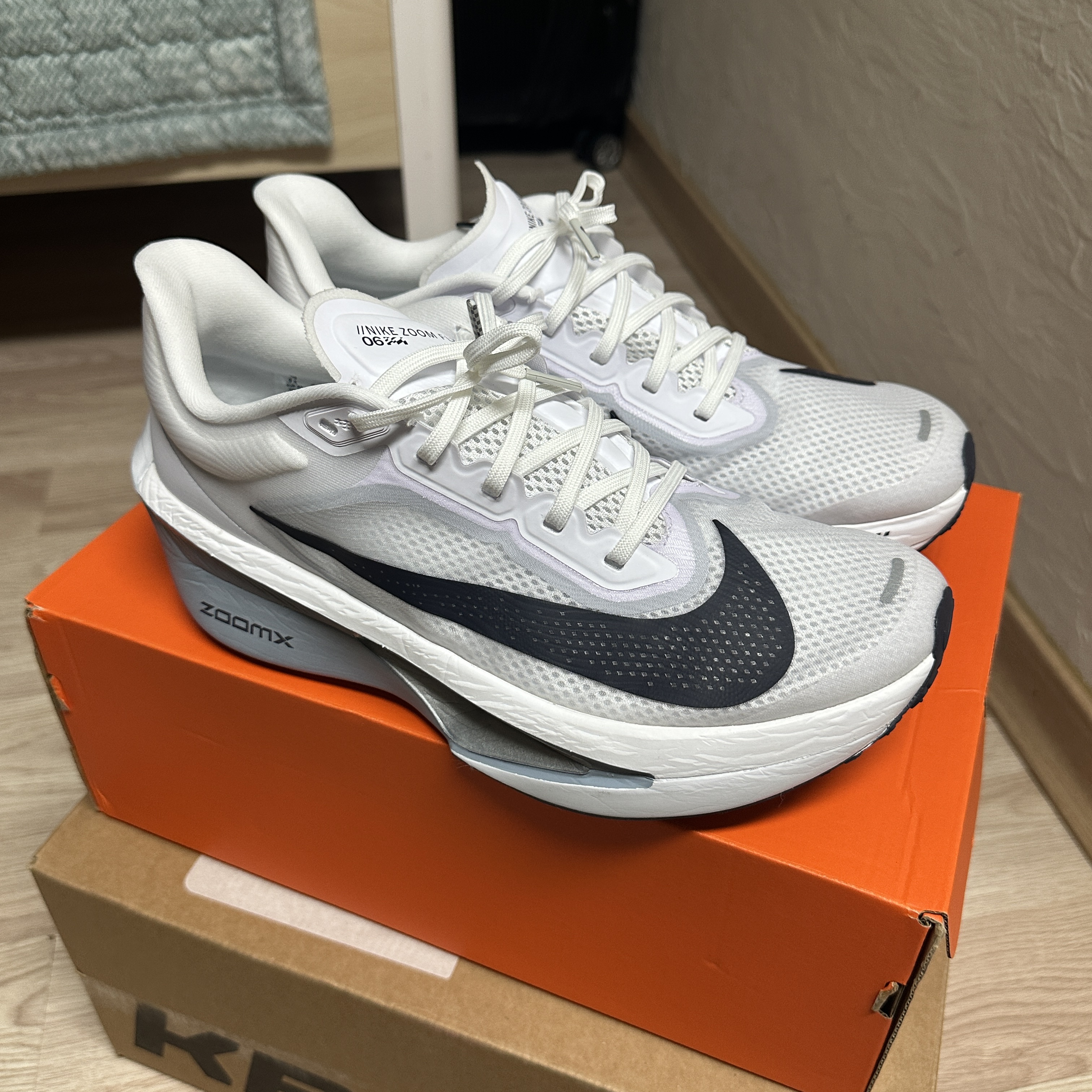 Nike Zoom Fly 6 White Pure Platinum 착용 스타일 - 3