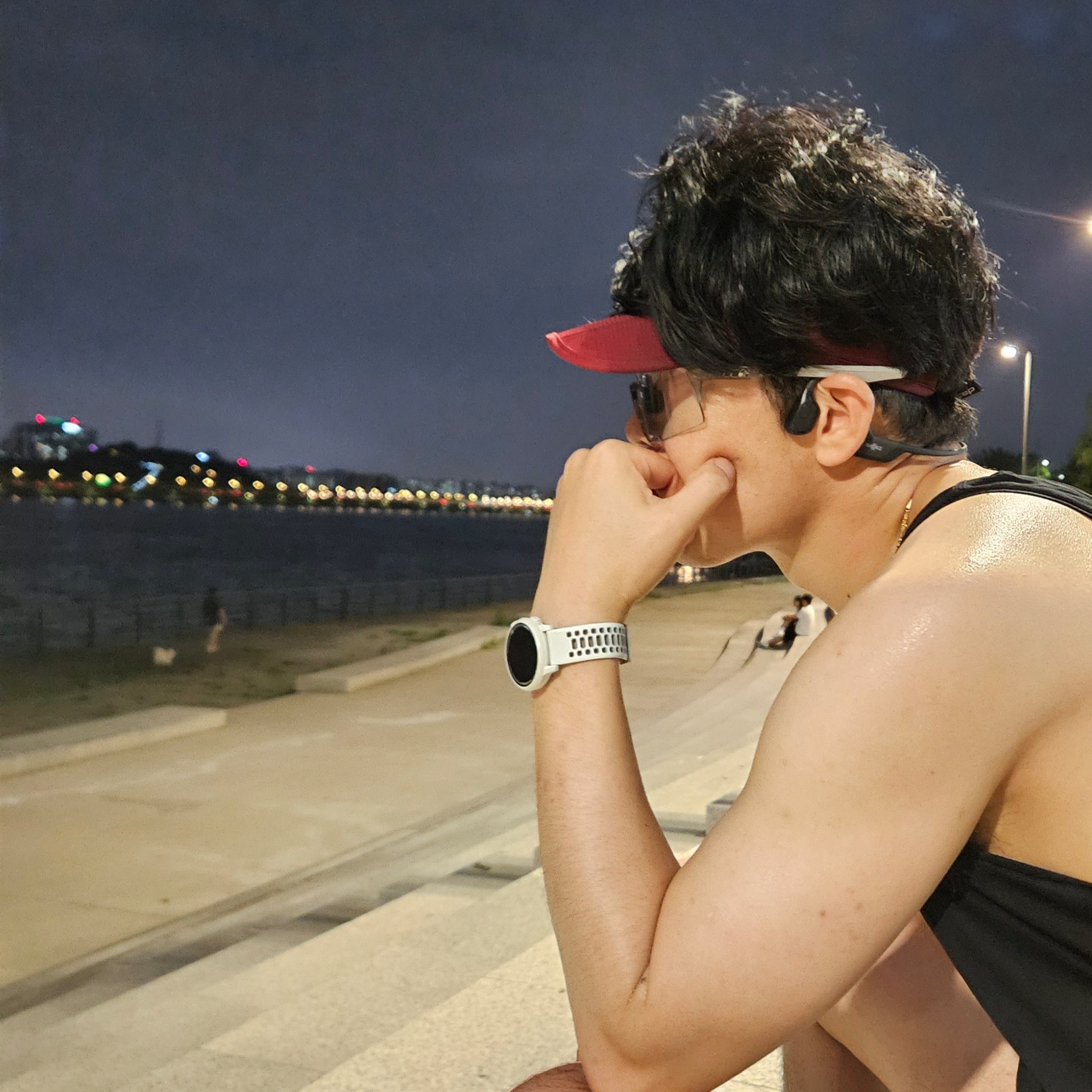 CEP Run Foldable Visor Burgurndy 착용 스타일