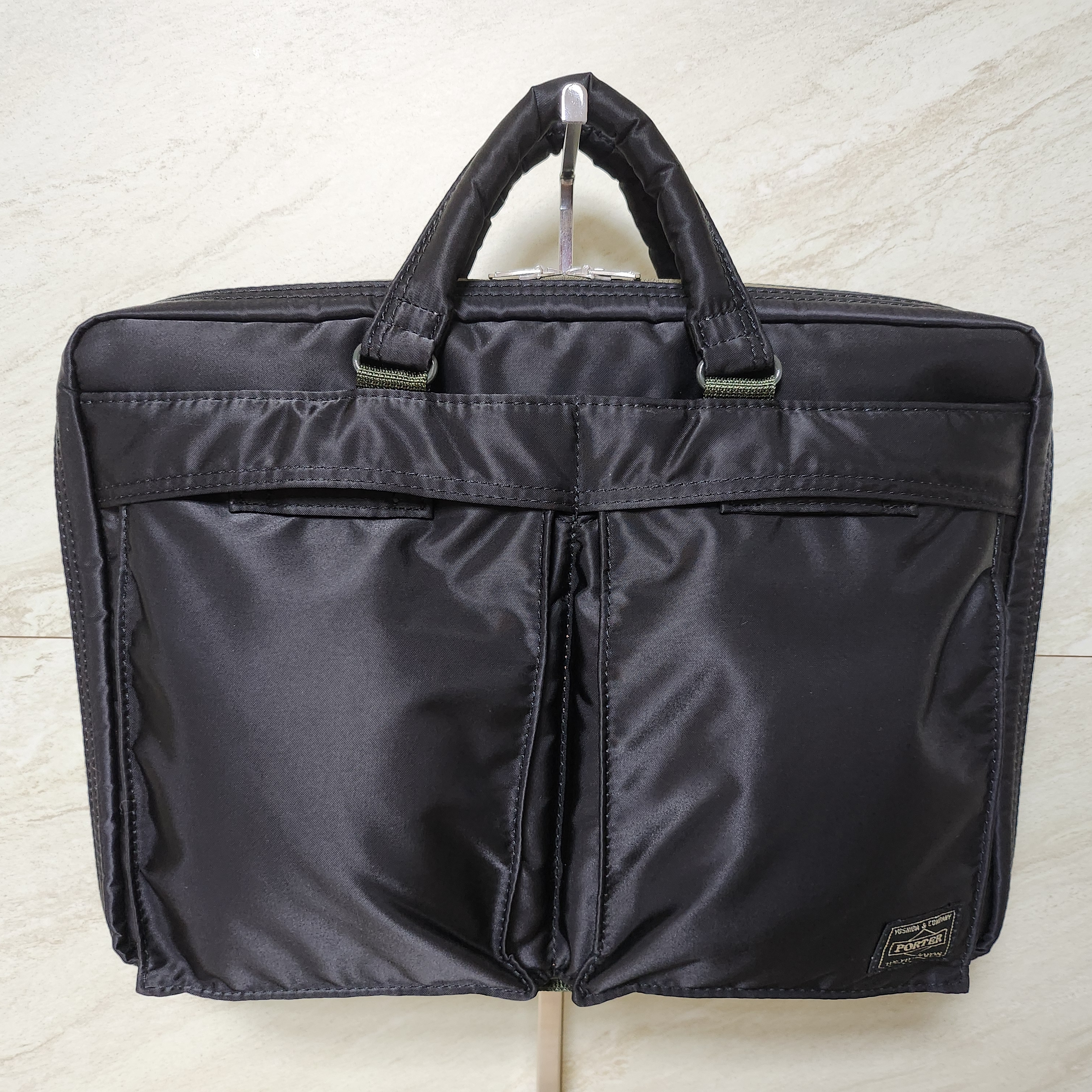 Porter PX Tanker Carrying Equipment Strap 50 Black, Porter PX Tanker Operator Bag 13 Black 착용 스타일 - 3