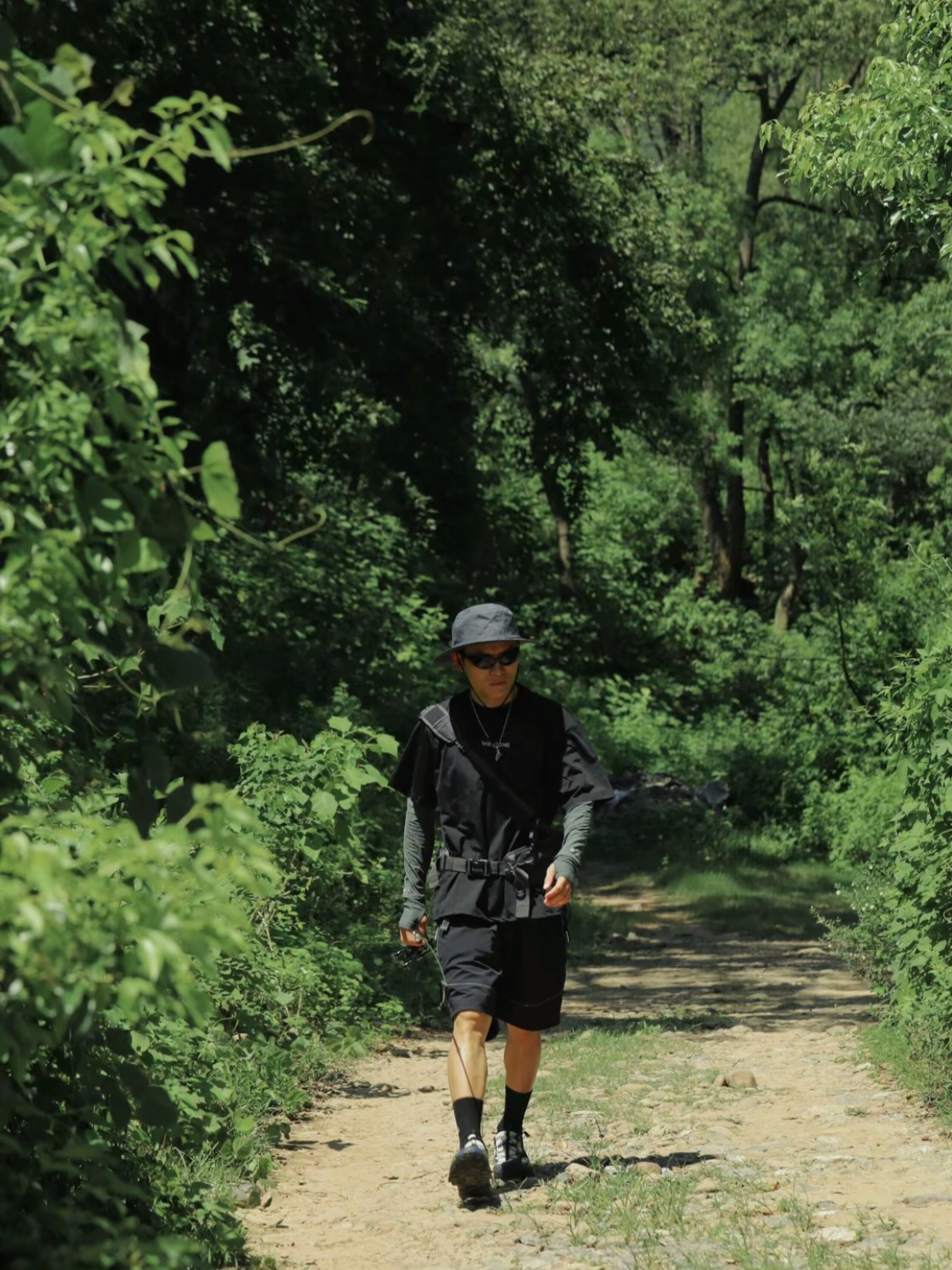 Mizuno Racer Trail SE Khaki, Mizuno Racer Trail SE Black 착용 스타일 - 2