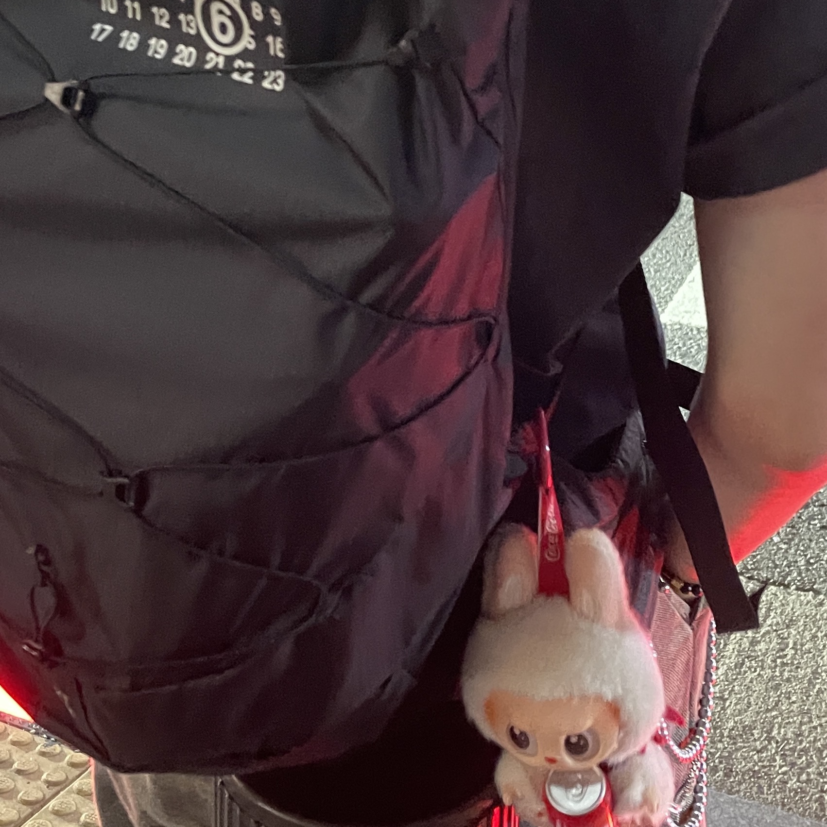 Salomon x MM6 Maison Margiela XT-15 Black, Pop Mart Labubu Coca Cola Series Happy Factor Keyring (Opened Case) 착용 스타일 - 2