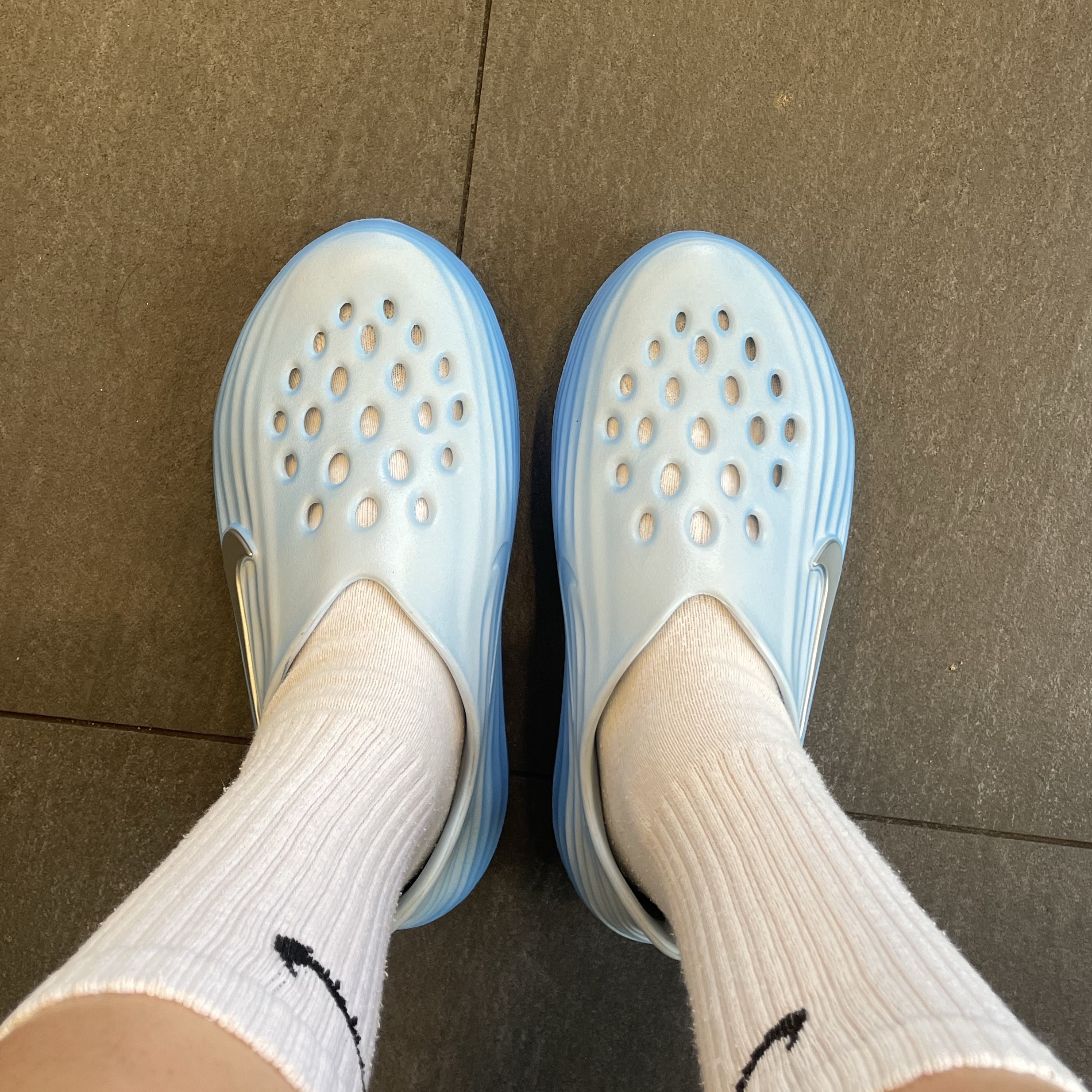 (GS) Nike ReactX Rejuven8 Glacier Blue Metallic Silver 착용 스타일