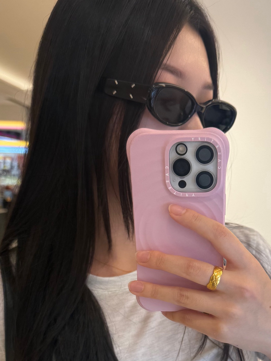 Gentle Monster x Maison Margiela MM206 Black Gray 착용 스타일