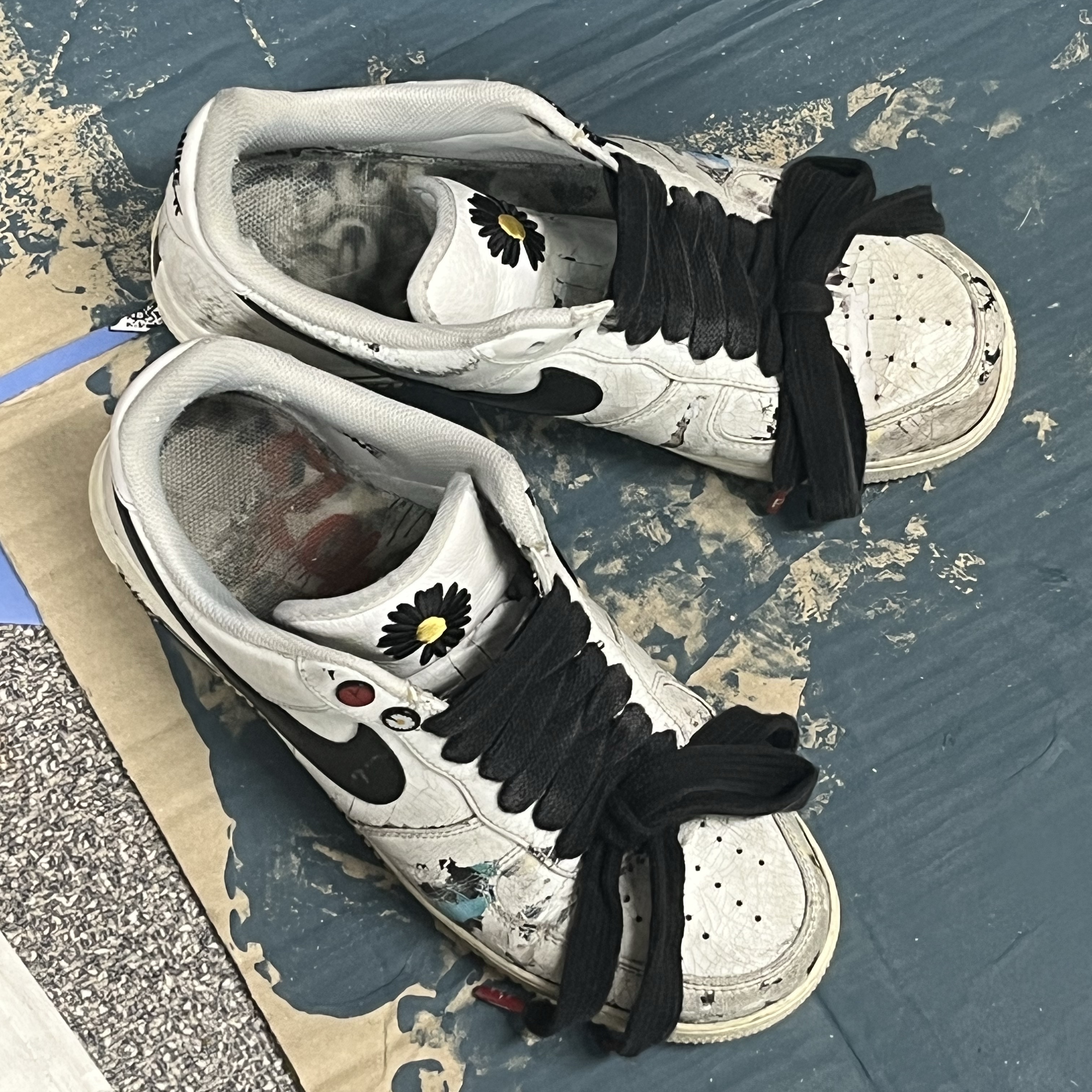 Nike x Peaceminusone Air Force 1 Low Para-Noise 2.0, Stussy 8 Ball Keychain Black 착용 스타일 - 3