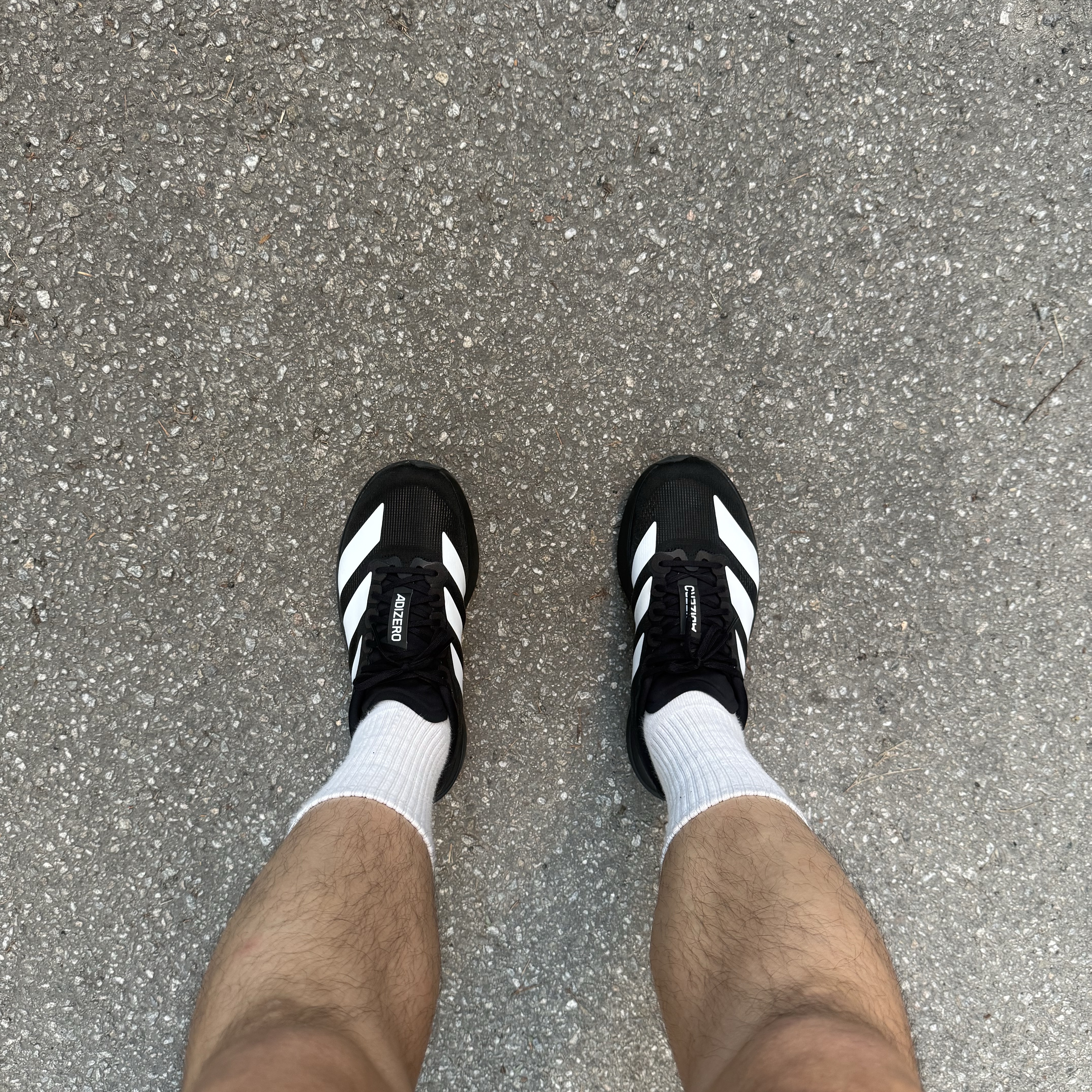 Adidas Adizero EVO SL Core Black Cloud White 착용 스타일 - 1
