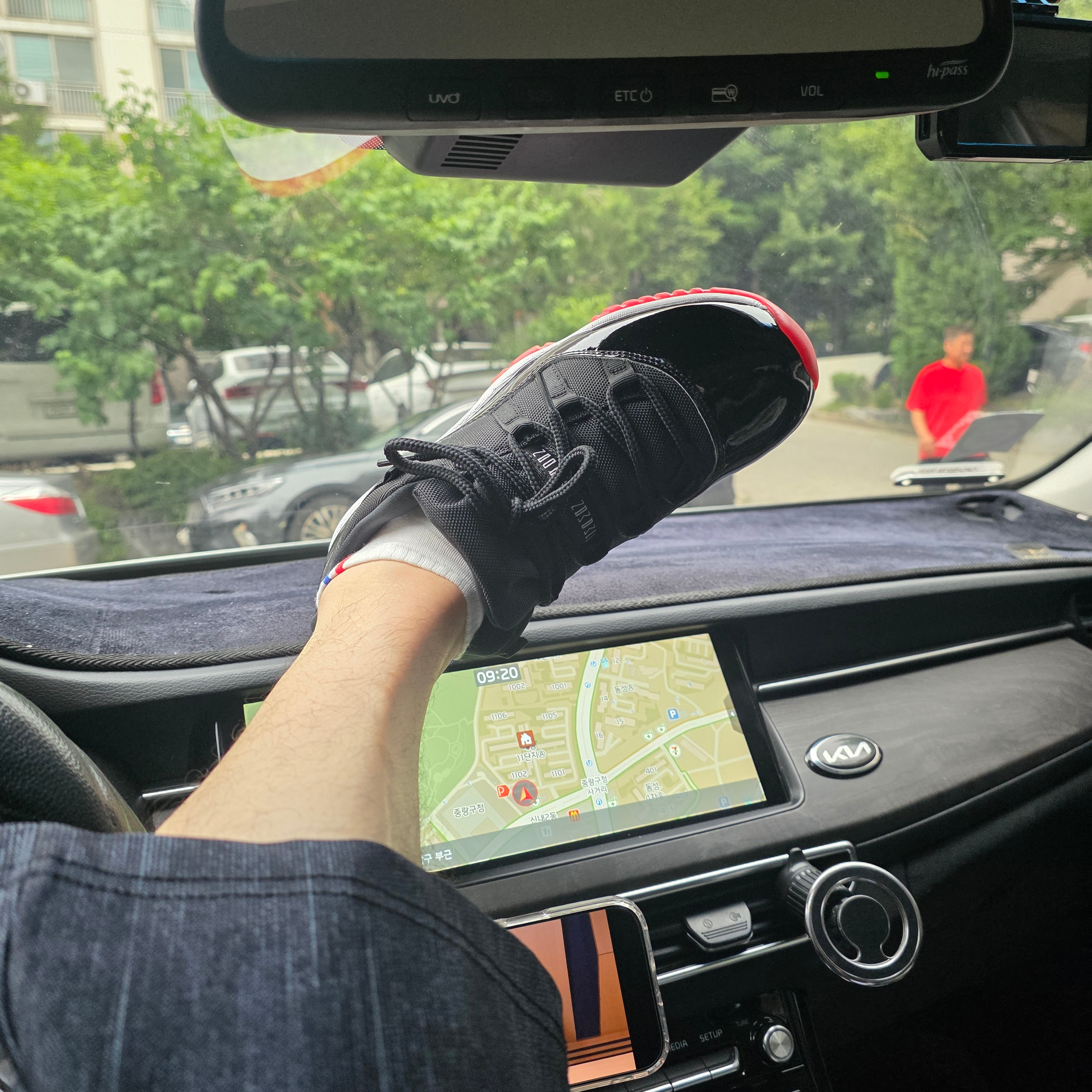 Jordan 11 Retro Low Bred 2025 착용 스타일 - 2