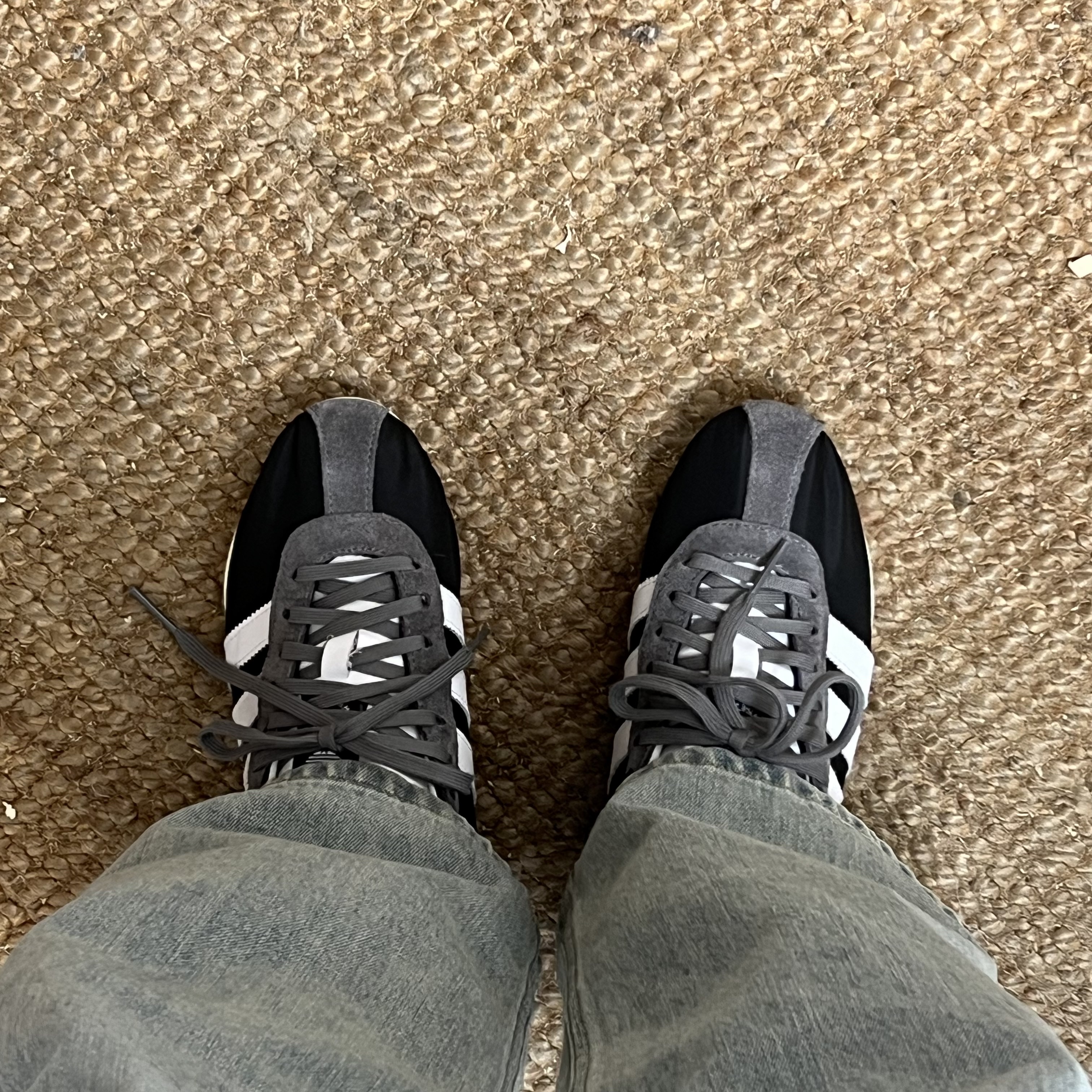 (W) Adidas Tokyo Black 착용 스타일 - 2