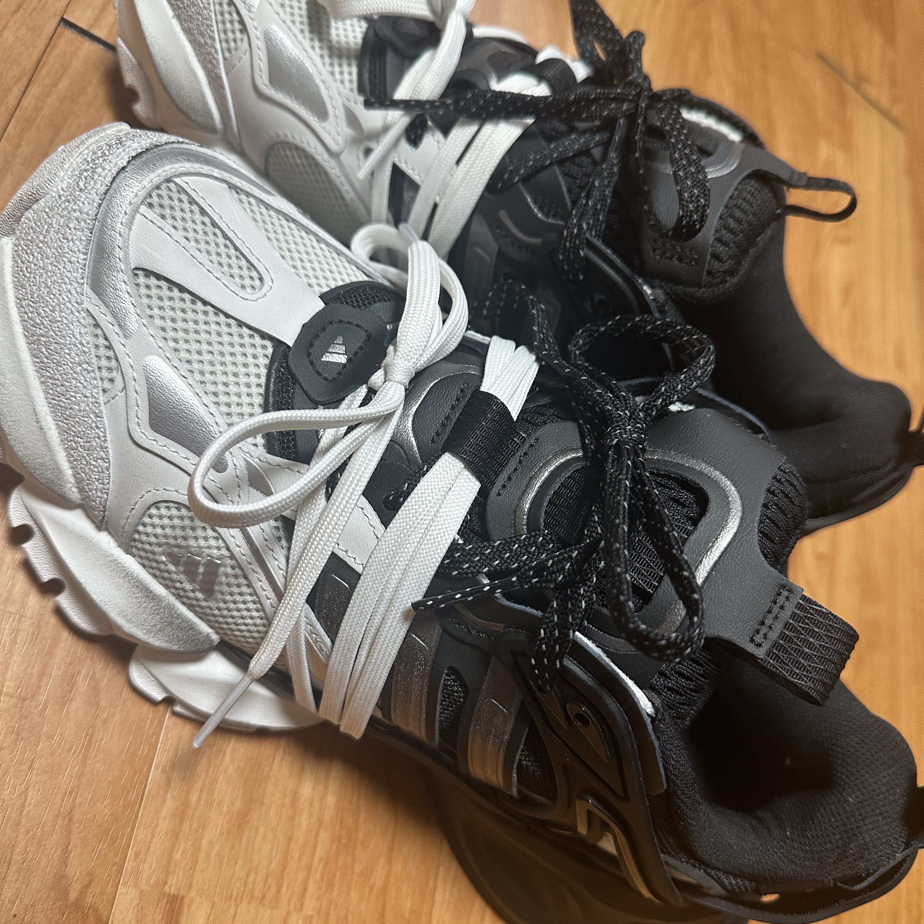 Adidas Vento XLG Runner Deluxe Sneakers White Black 착용 스타일 - 8