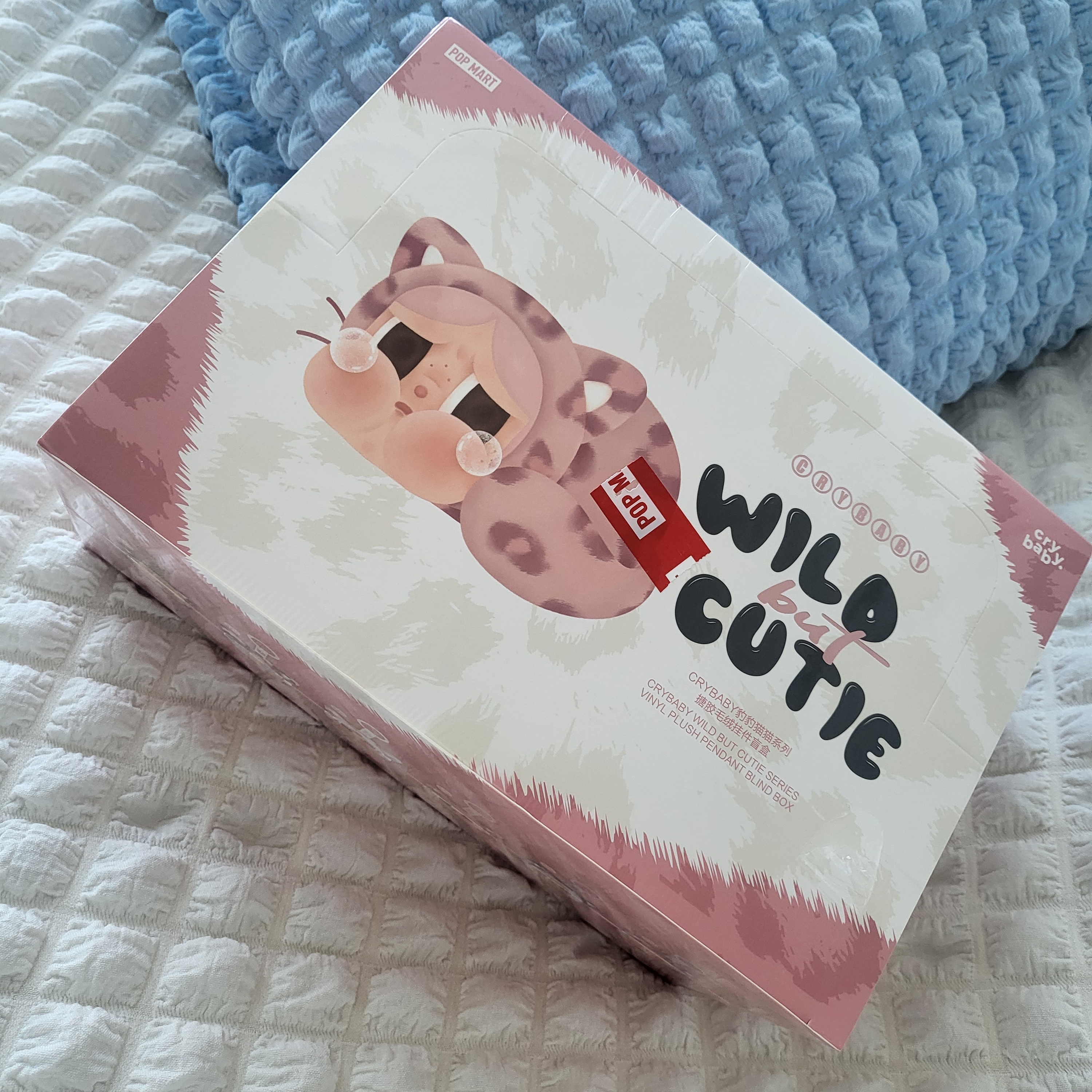 Pop Mart Crybaby Wild But Cutie Series Vinyl Plush Pendant (6 Blind Boxes) 착용 스타일