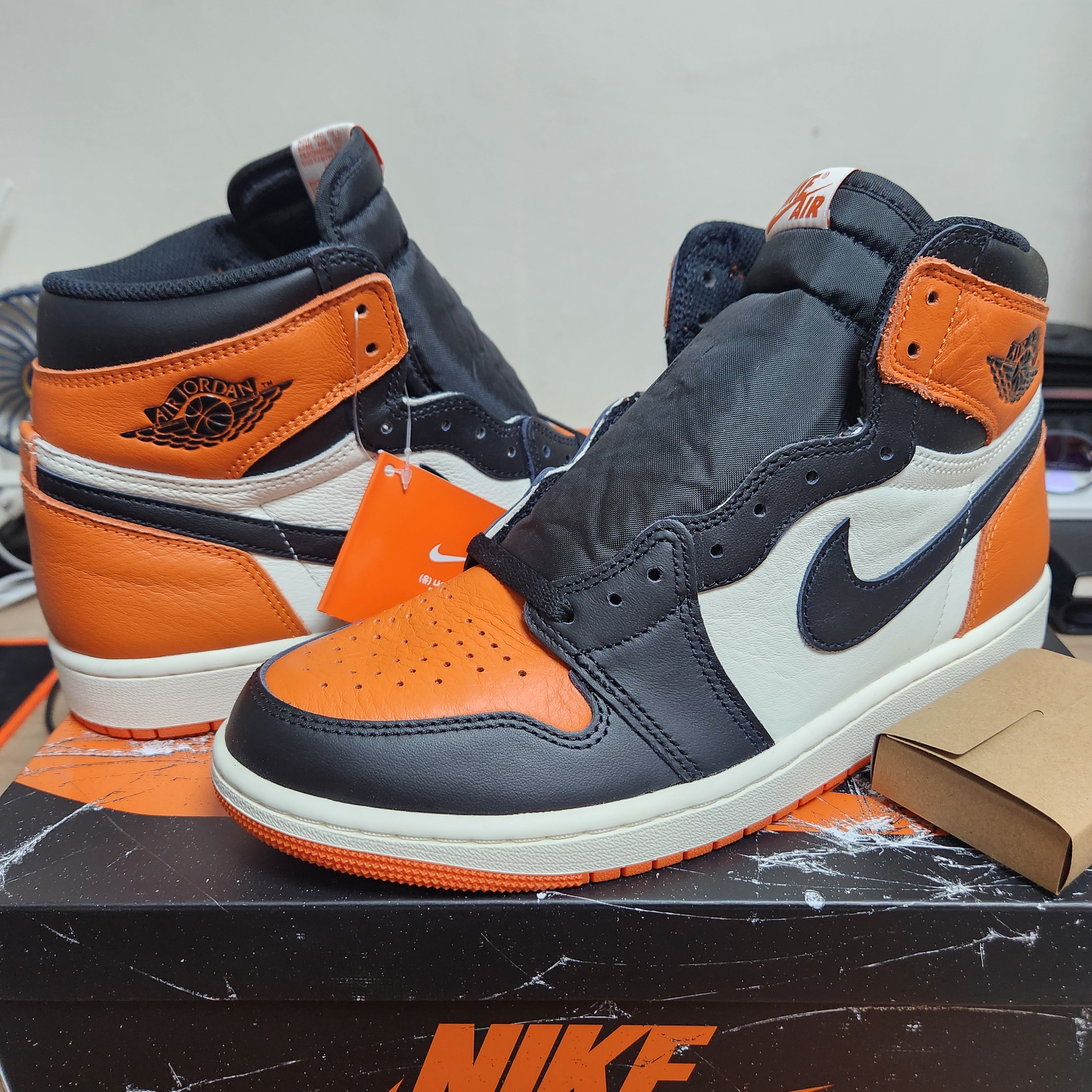 Jordan 1 Retro High OG Shattered Backboard, Jordan 1 Retro High OG Patent Bred 착용 스타일 - 1