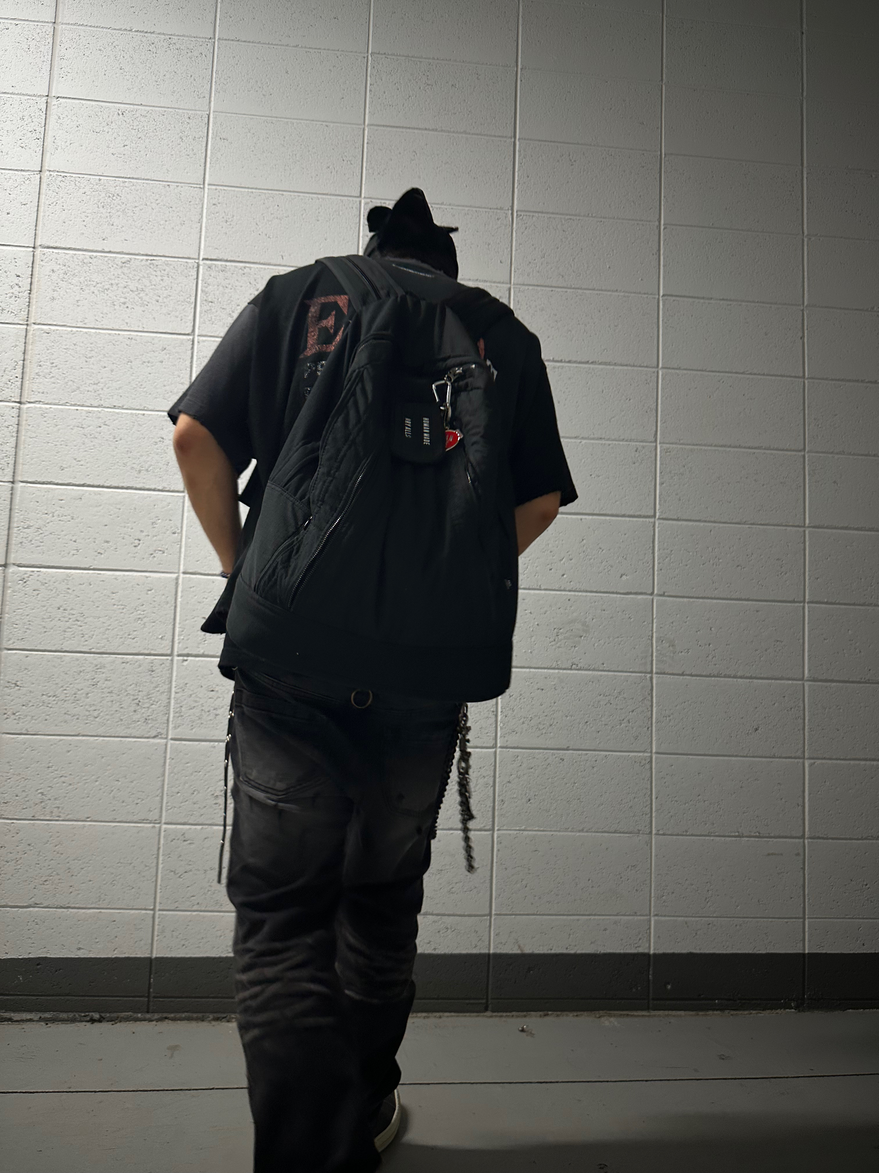Rick Owens Vintage Sneakers in Full Grain Calf Leather And Velour Suede Black Milk Milk, Farfromwhat Far Zipper Ripstop Backpack Black 착용 스타일 - 4