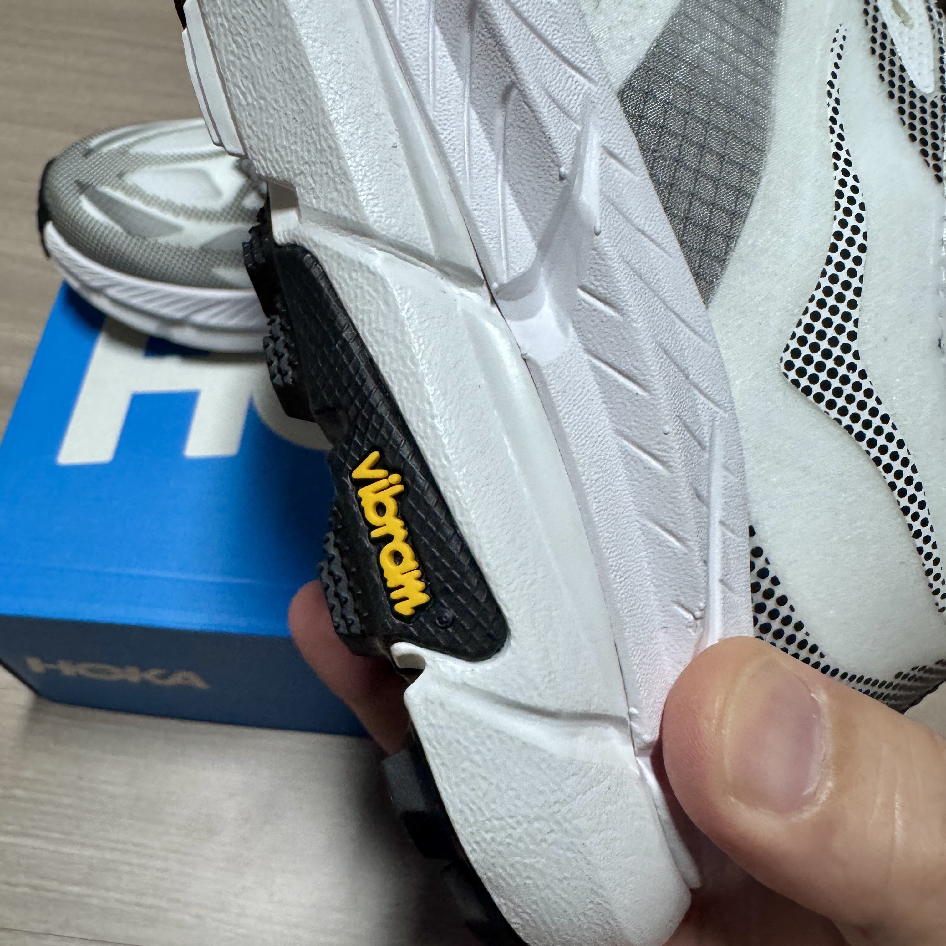 Hoka Mafate Speed 4 Lite White Black 착용 스타일 - 4