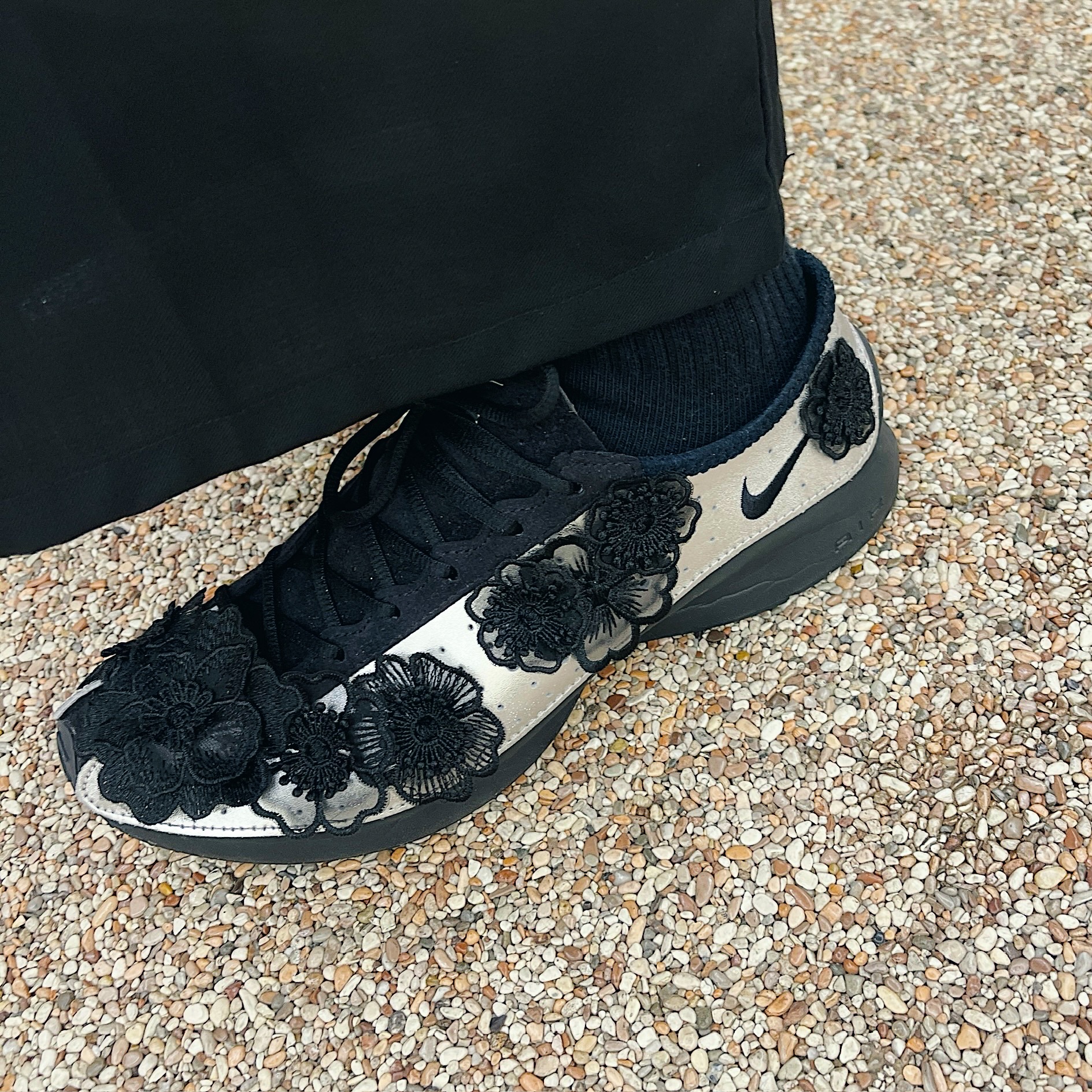 (W) Nike Air Superfly Metallic Silver and Black 착용 스타일