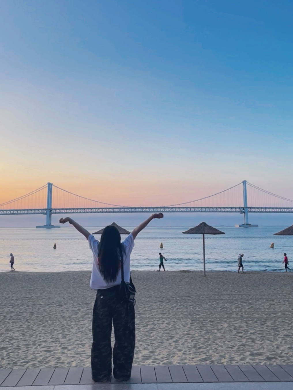 Onitsuka Tiger Mexico 66 Yellow Black 착용 스타일 - 2