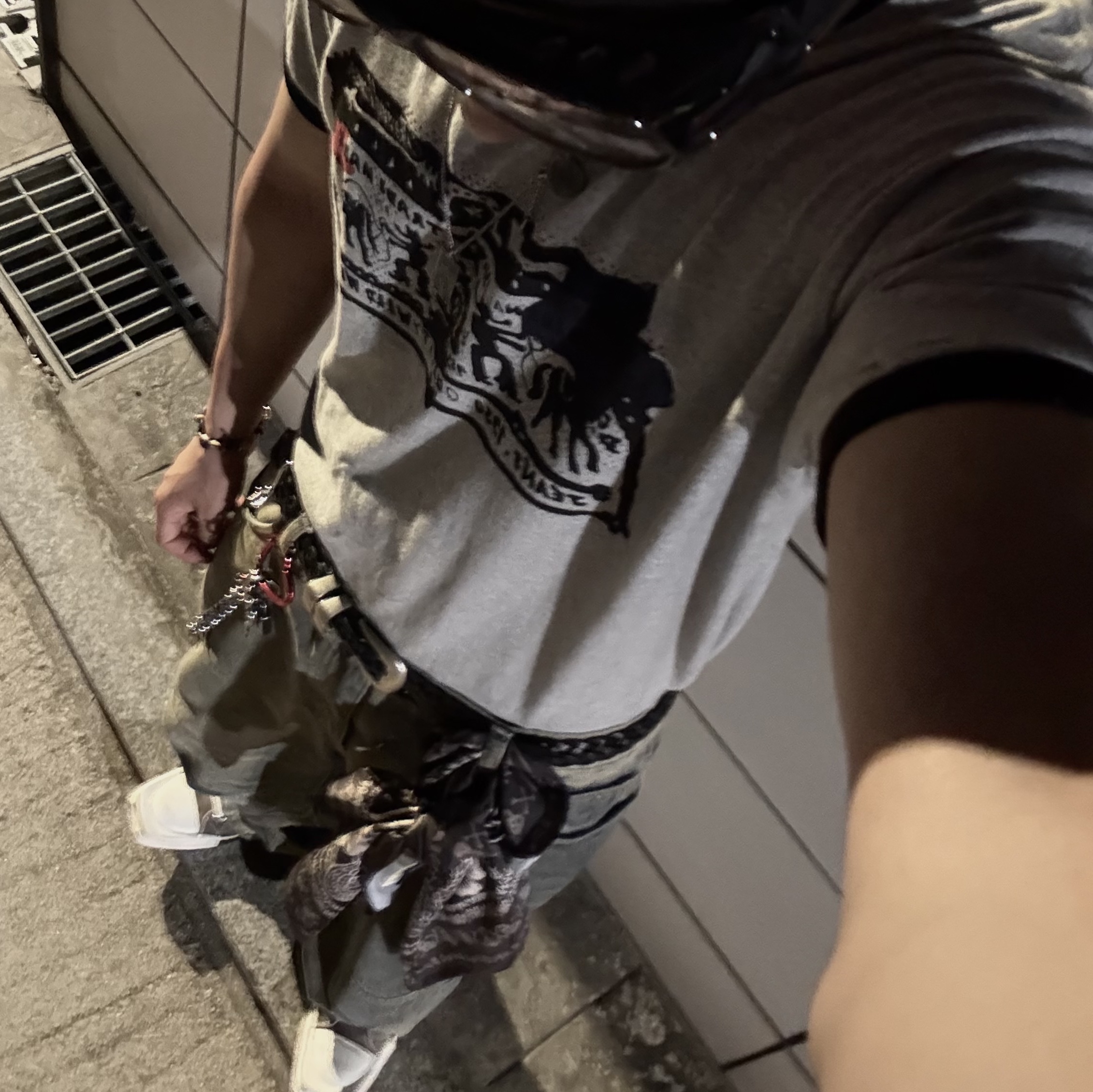 Thevinylhouse Cowboy Pictogram Ringer Tee Grey 착용 스타일